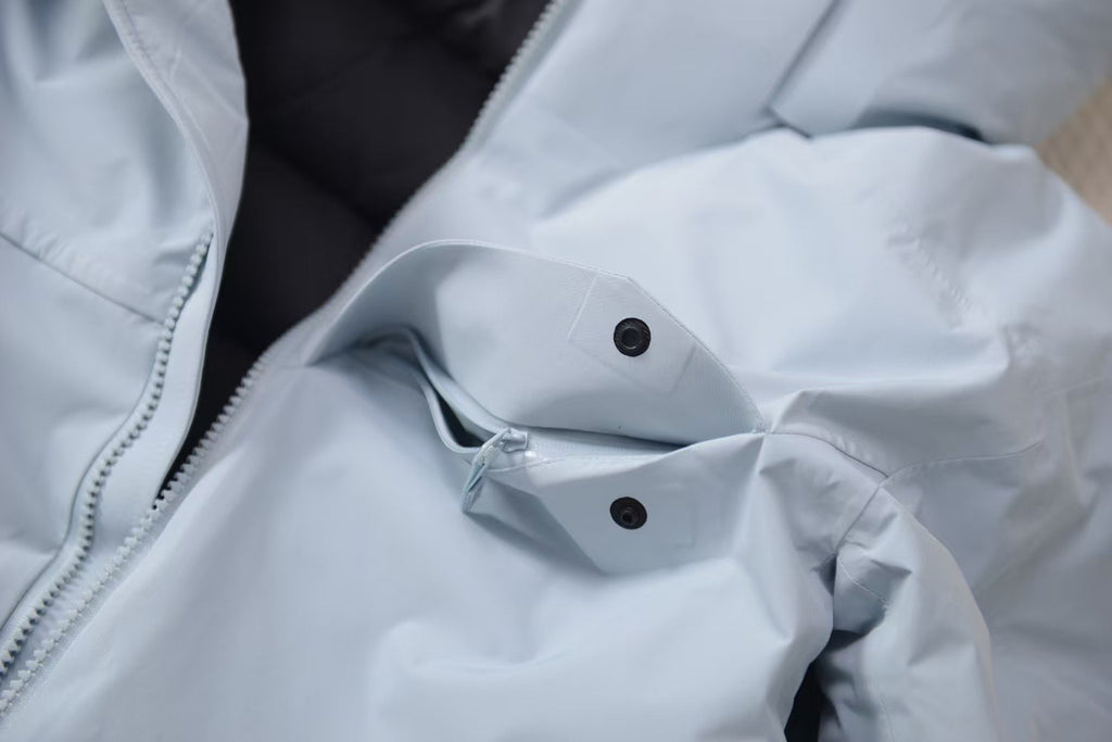 Unisex GORE-TEX Ski Down Jacket 750-Fill European Goose Down Waterproof Windproof Hooded Parka with Detachable Powder Skirt