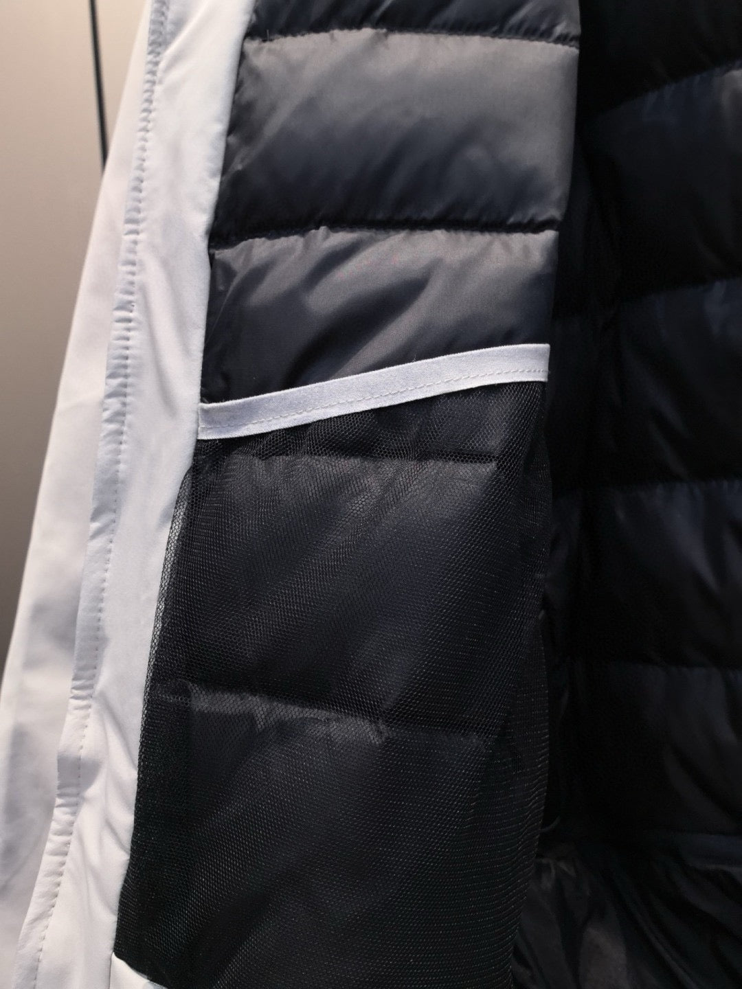 Unisex GORE-TEX Ski Down Jacket 750-Fill European Goose Down Waterproof Windproof Hooded Parka with Detachable Powder Skirt