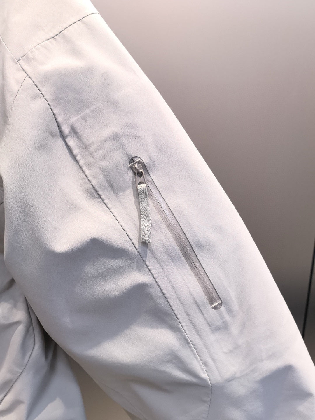 Unisex GORE-TEX Ski Down Jacket 750-Fill European Goose Down Waterproof Windproof Hooded Parka with Detachable Powder Skirt