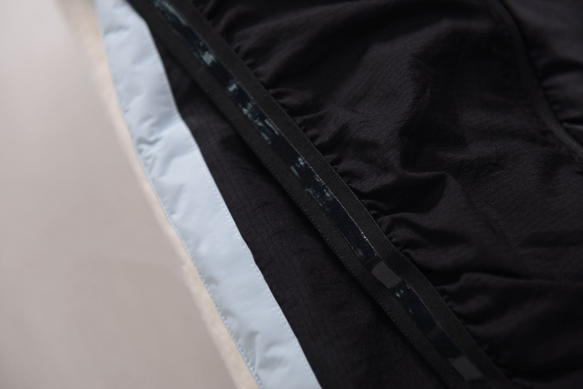 Unisex GORE-TEX Ski Down Jacket 750-Fill European Goose Down Waterproof Windproof Hooded Parka with Detachable Powder Skirt