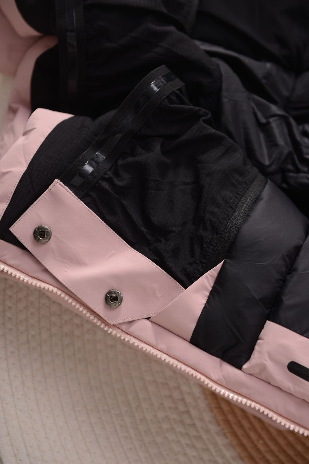 Unisex GORE-TEX Ski Down Jacket 750-Fill European Goose Down Waterproof Windproof Hooded Parka with Detachable Powder Skirt