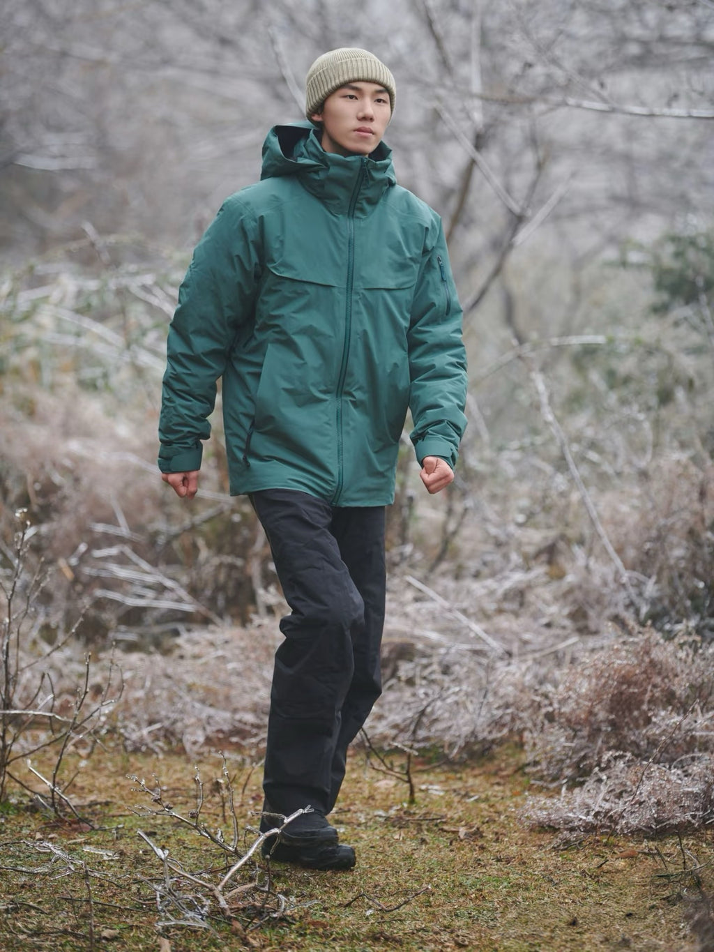 Unisex GORE-TEX Ski Down Jacket 750-Fill European Goose Down Waterproof Windproof Hooded Parka with Detachable Powder Skirt