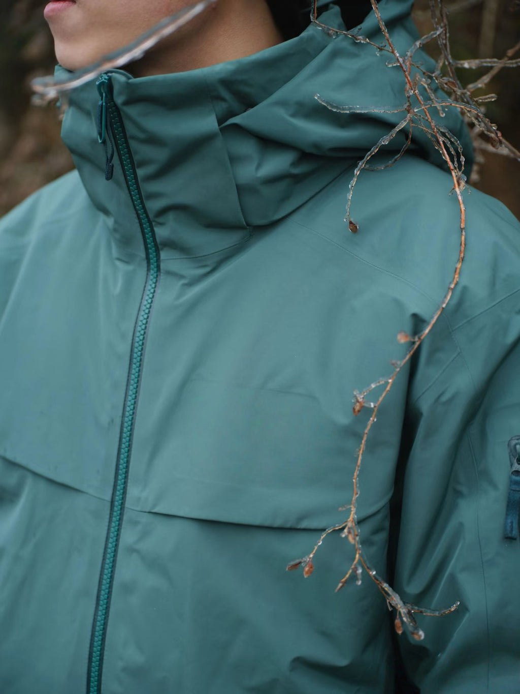 Unisex GORE-TEX Ski Down Jacket 750-Fill European Goose Down Waterproof Windproof Hooded Parka with Detachable Powder Skirt