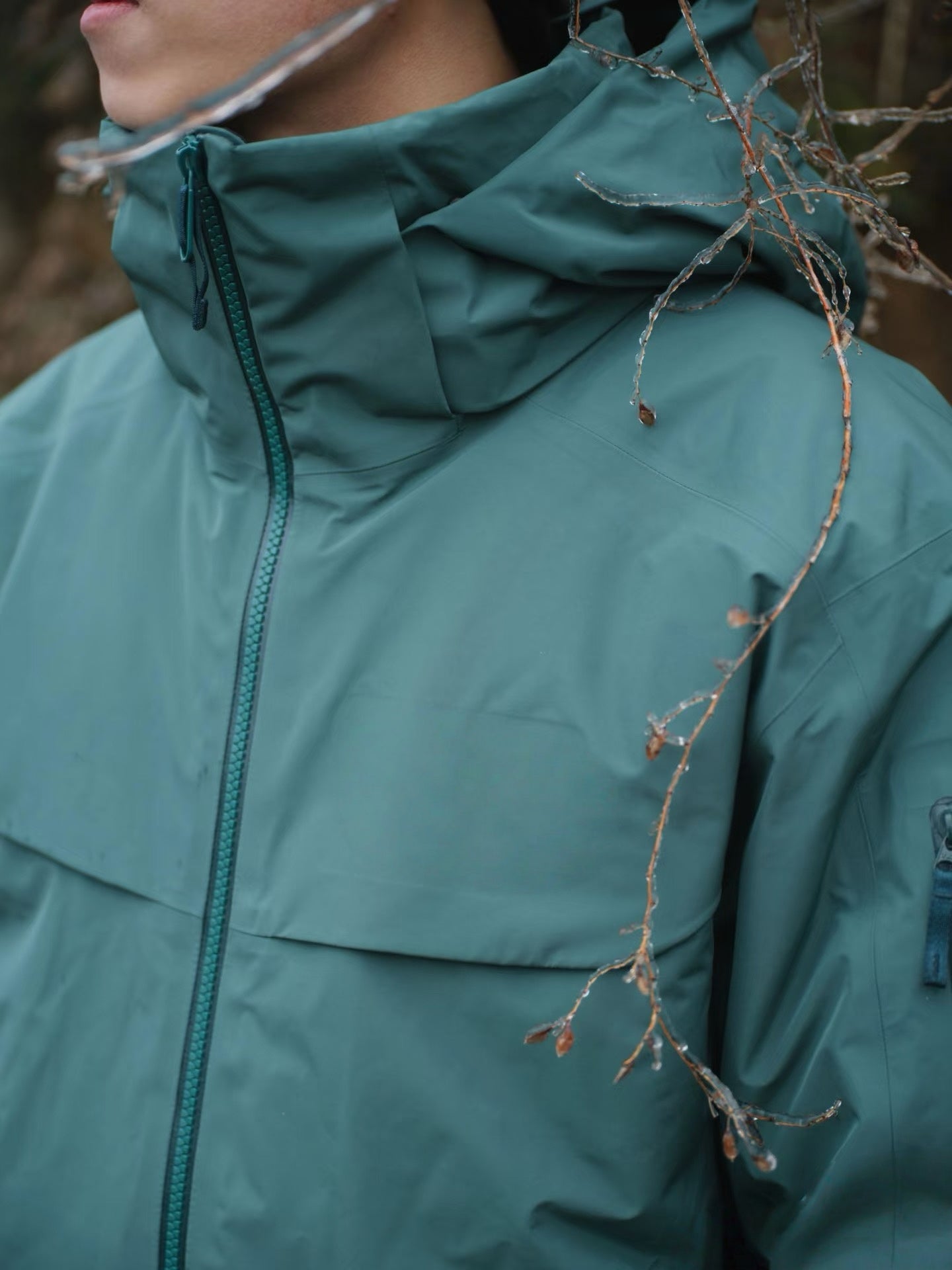 Unisex GORE-TEX Ski Down Jacket 750-Fill European Goose Down Waterproof Windproof Hooded Parka with Detachable Powder Skirt