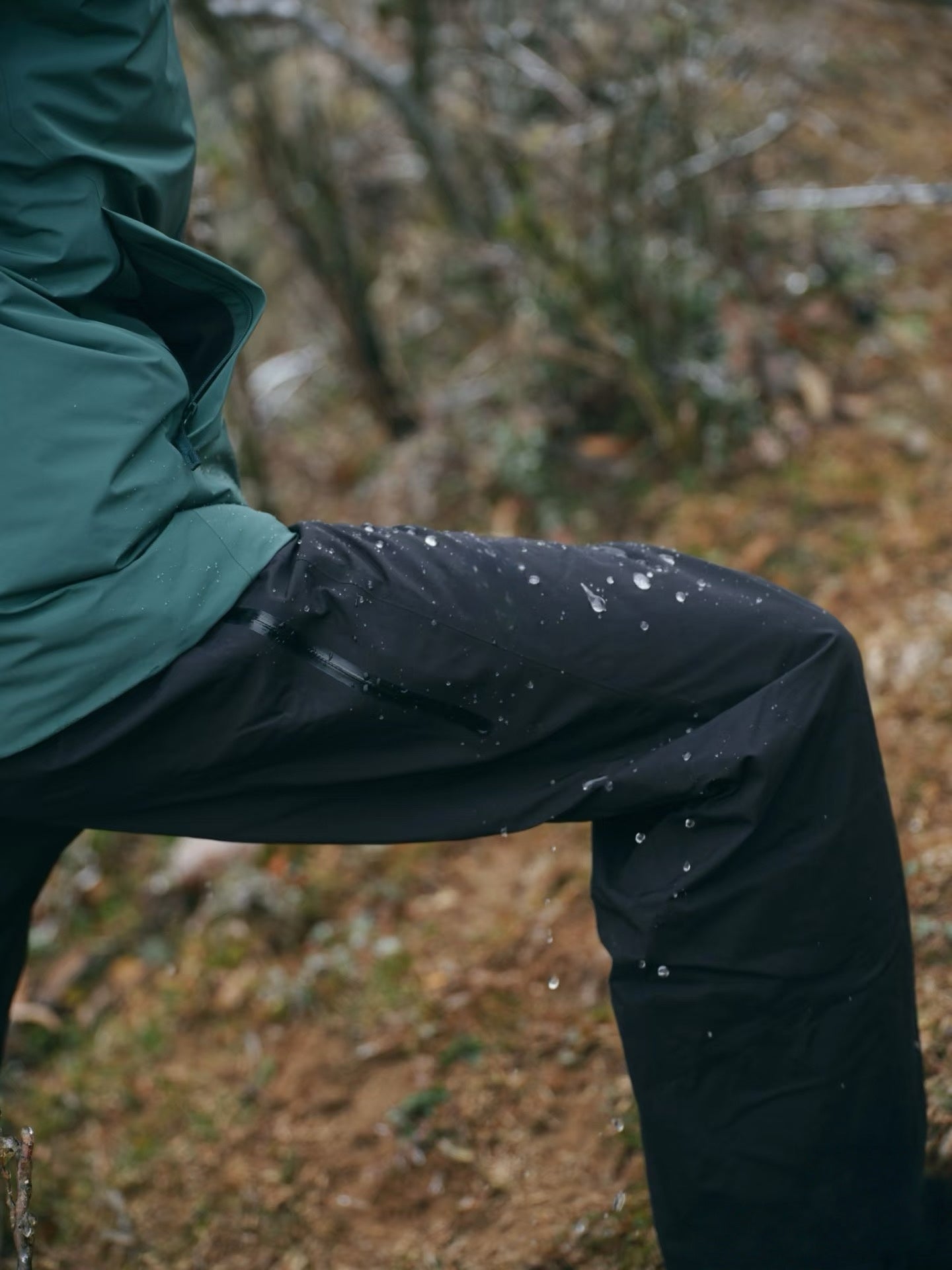 Unisex GORE-TEX Ski Down Jacket 750-Fill European Goose Down Waterproof Windproof Hooded Parka with Detachable Powder Skirt