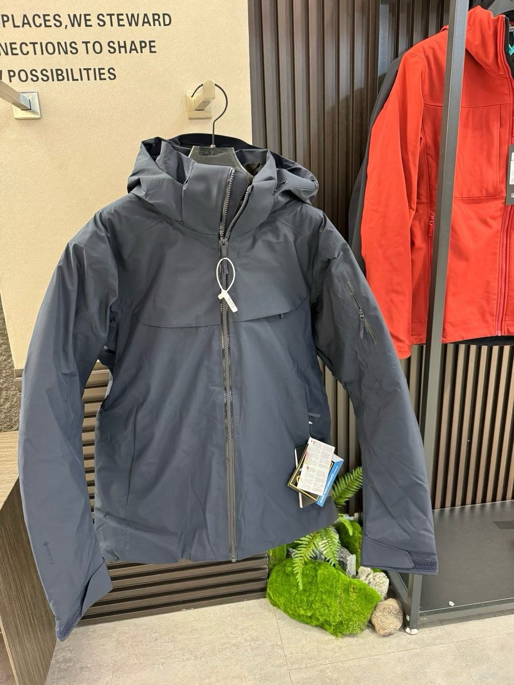 Unisex GORE-TEX Ski Down Jacket 750-Fill European Goose Down Waterproof Windproof Hooded Parka with Detachable Powder Skirt