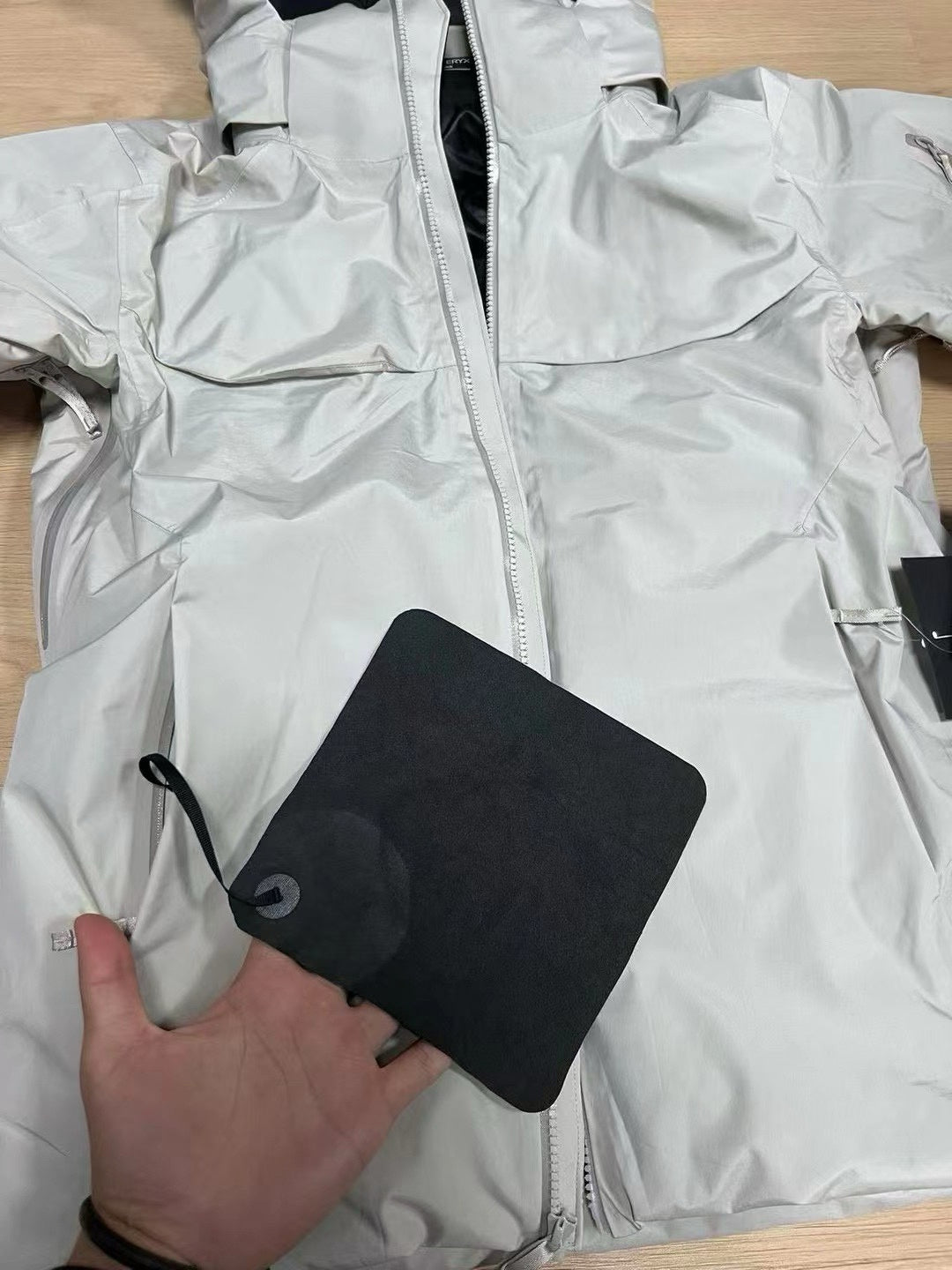 Unisex GORE-TEX Ski Down Jacket 750-Fill European Goose Down Waterproof Windproof Hooded Parka with Detachable Powder Skirt