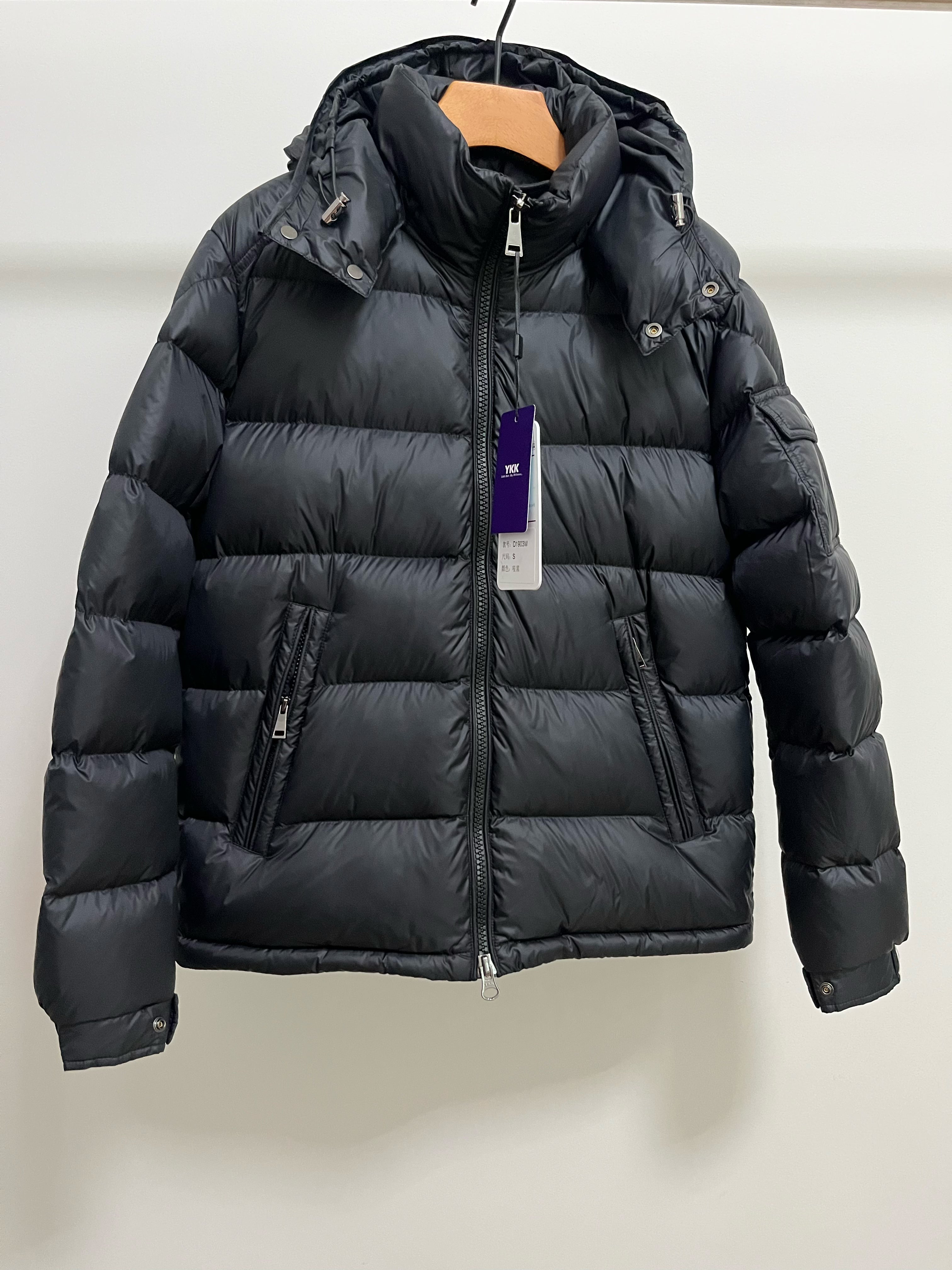 Goose DownJacket hooded  Man Unisex Endurable Easy Clean Warm Lightweight 850FP model 1903