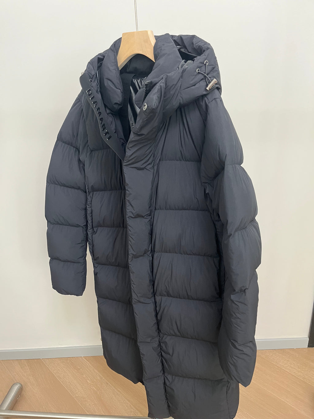 Long Duck Down Jacket With 7 horizontal baffles Hooded Warm Puffy Unisex Black White Grey Easy Clean 850FP model 2360