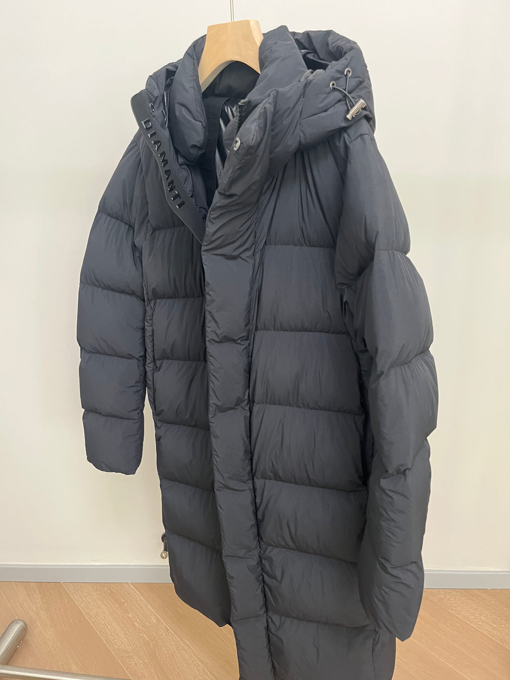 Long Duck Down Jacket With 7  horizontal baffles Hooded Warm Puffy Unisex Women Black White Grey Easy Clean 850FP model2360