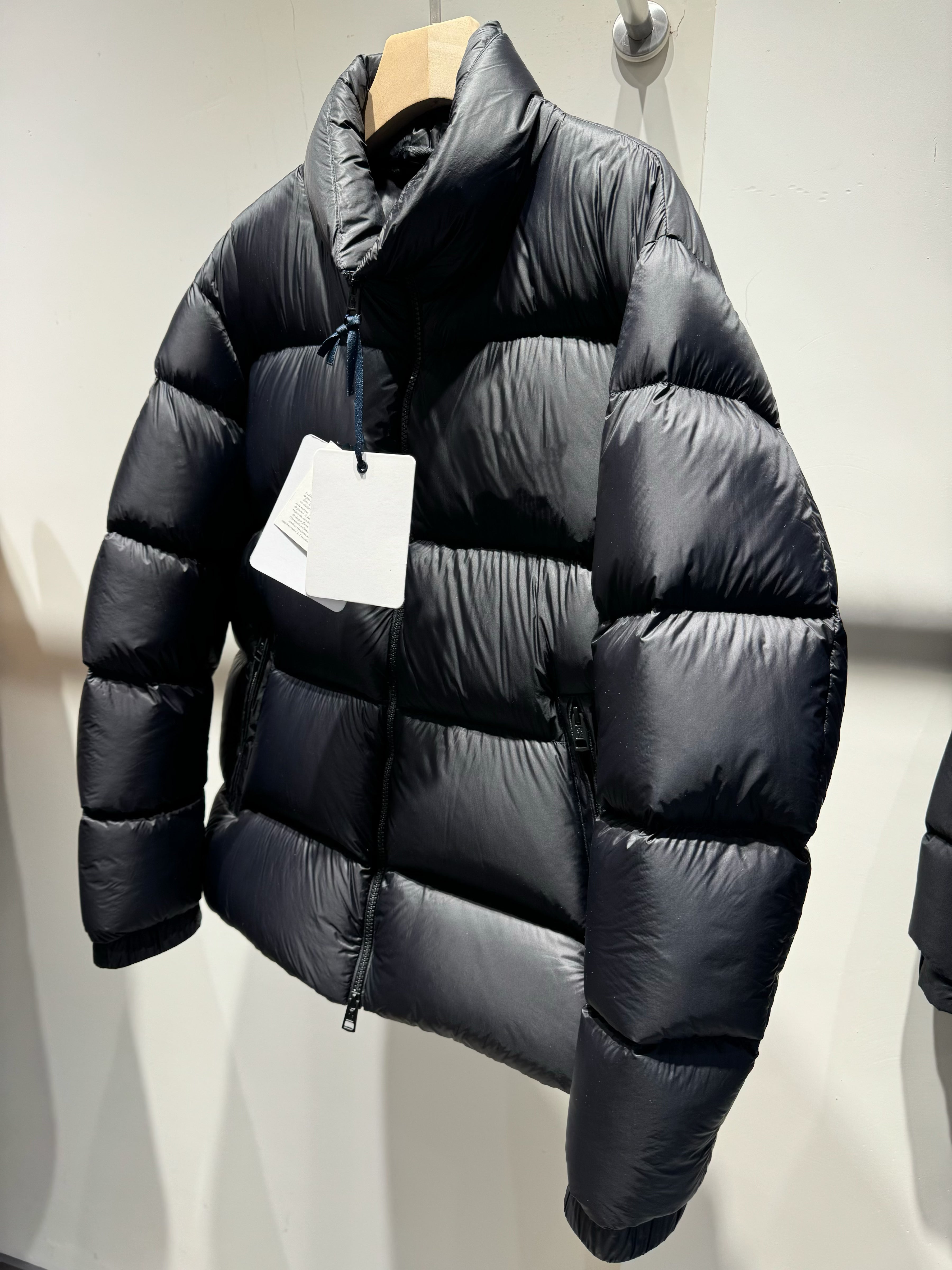 Duck down jacket With Hood Man Women Unisex Warm Black Easy Clean Classic Lightweight model 2452