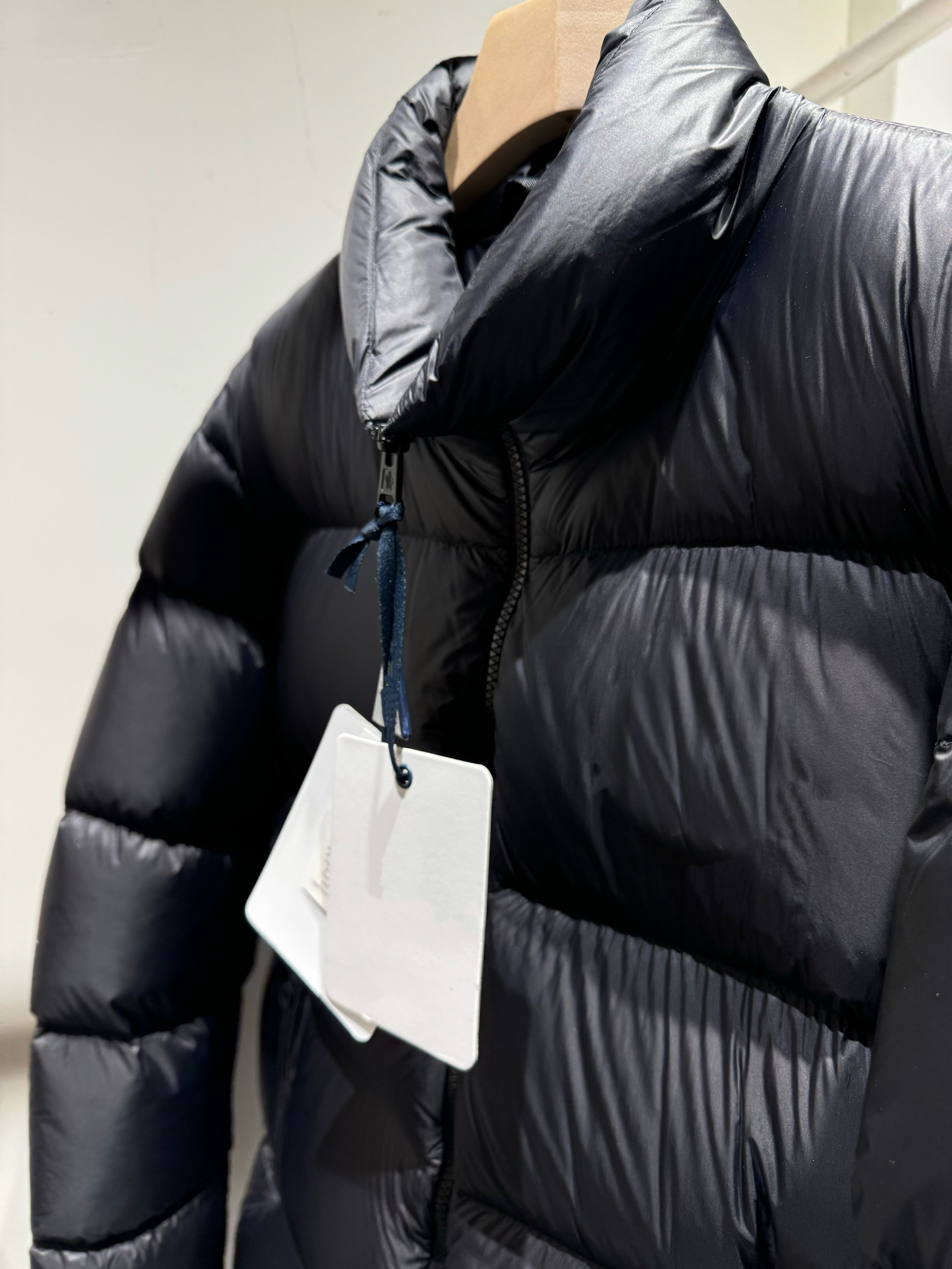 Duck down jacket With Hood Man Women Unisex Warm Black Easy Clean Classic Lightweight model 2452