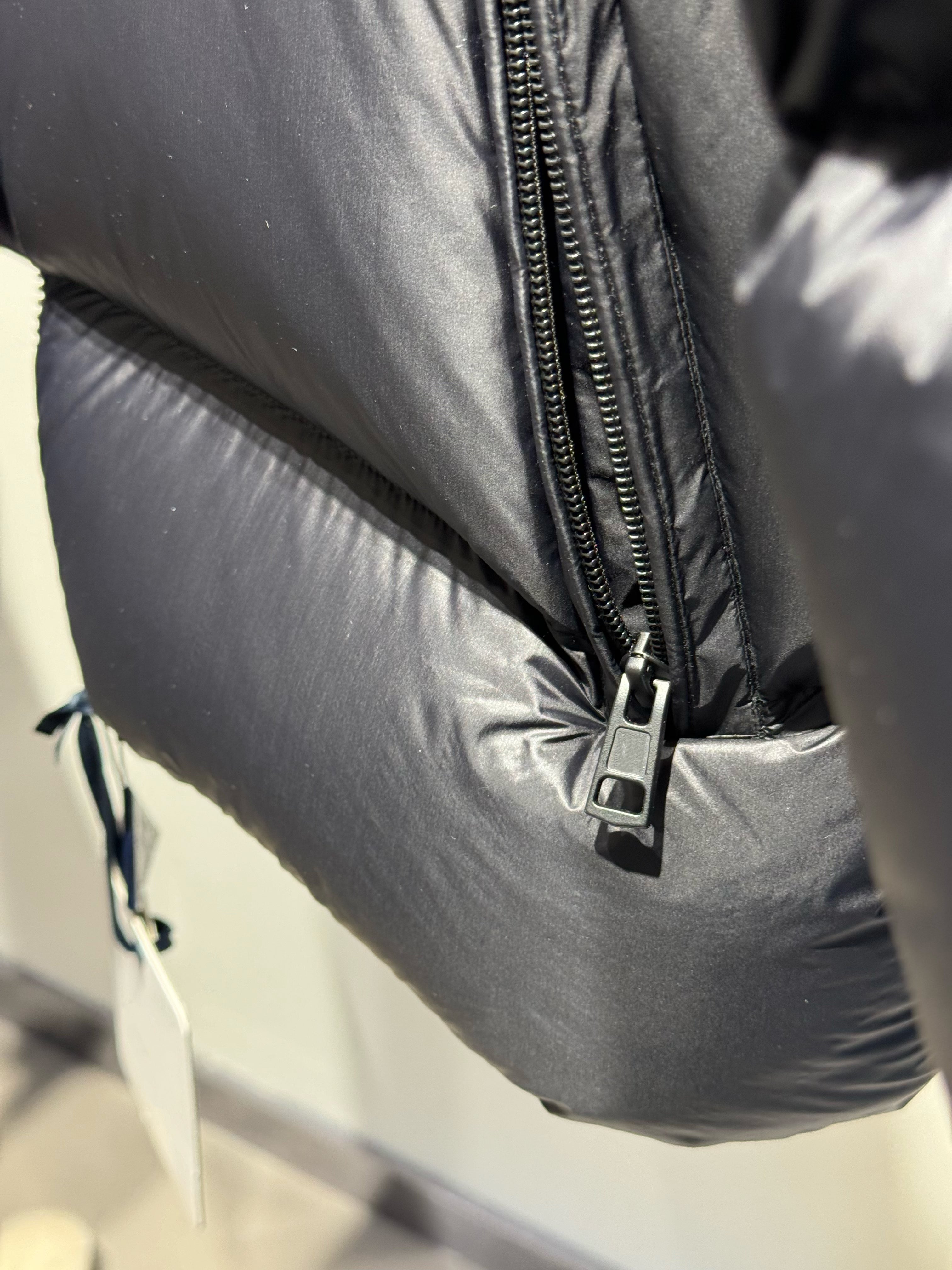 Duck down jacket With Hood Man Women Unisex Warm Black Easy Clean Classic Lightweight model 2452