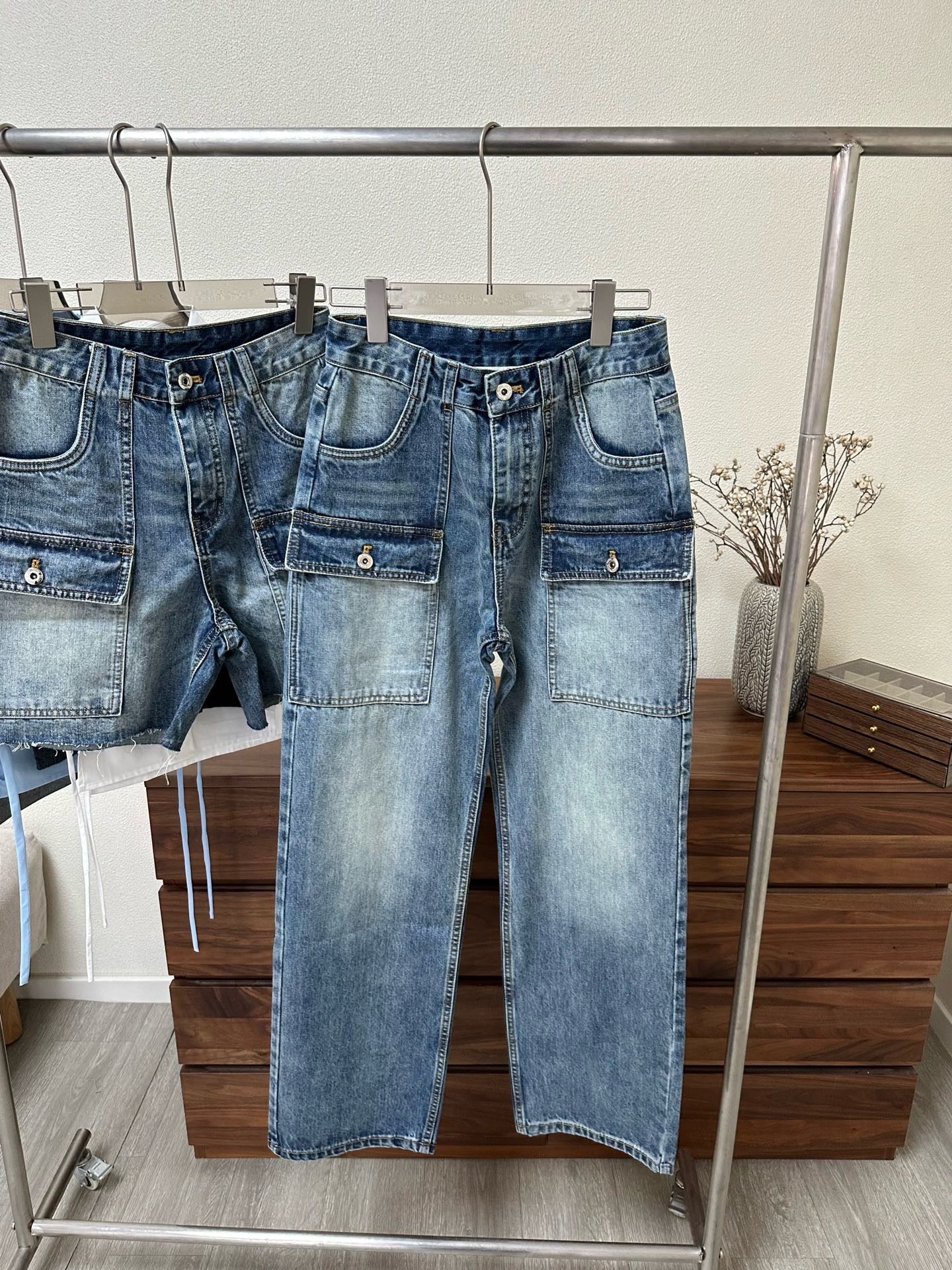 Women's High-Waist Multi-Pocket Vintage Blue Denim Shorts & Pants Cargo-Inspired Stretchy