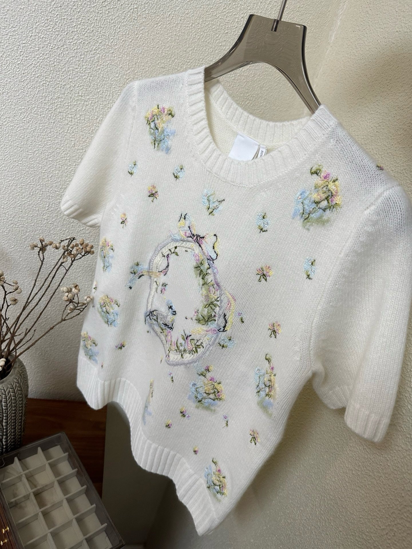 Artisanal Floral Embroidery Cashmere Set: Long/Short Sleeve Knit Top + Classic White Straight-Leg Jeans - Premium 97% Cashmere & 100% Cotton