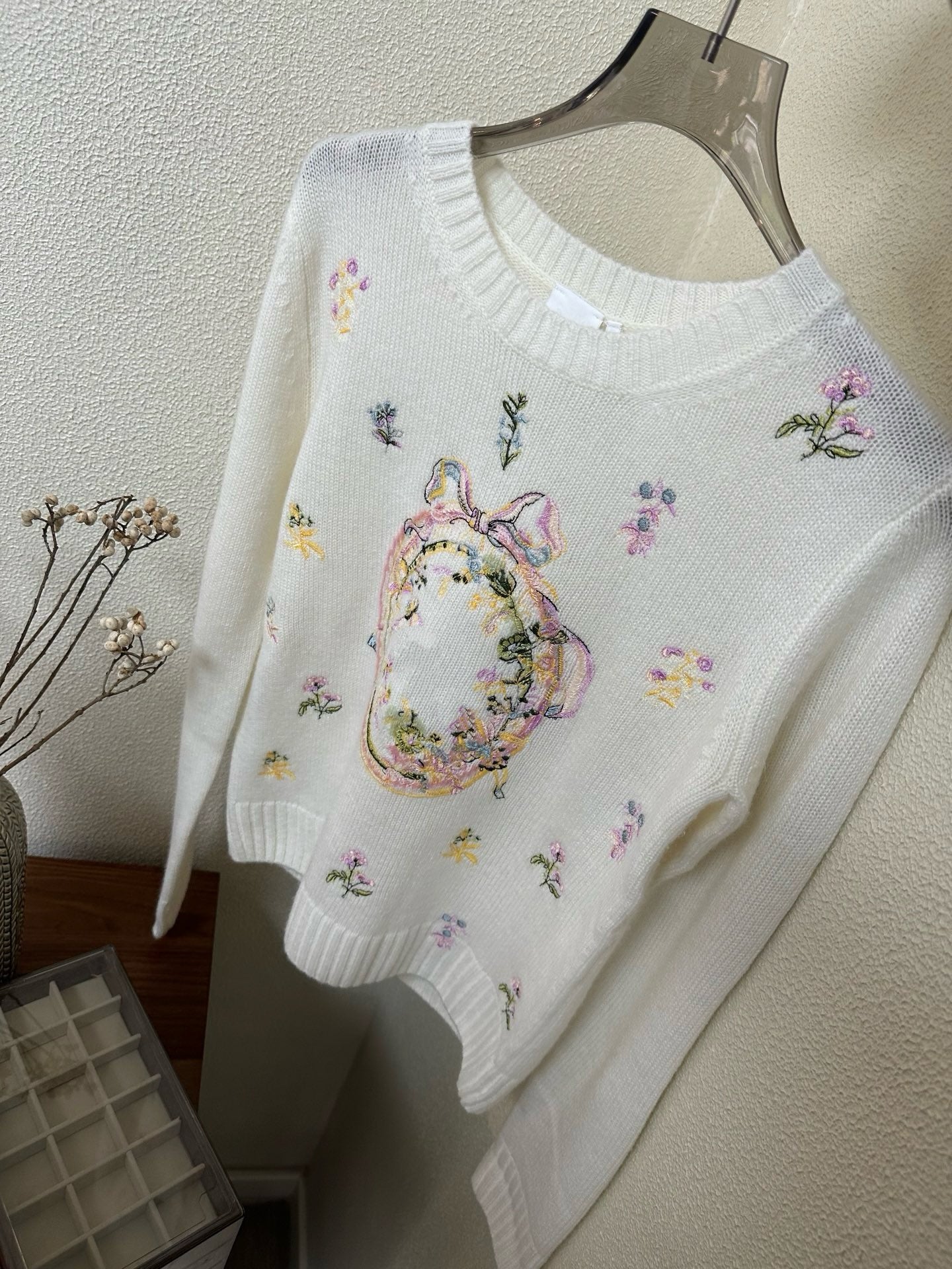 Artisanal Floral Embroidery Cashmere Set: Long/Short Sleeve Knit Top + Classic White Straight-Leg Jeans - Premium 97% Cashmere & 100% Cotton