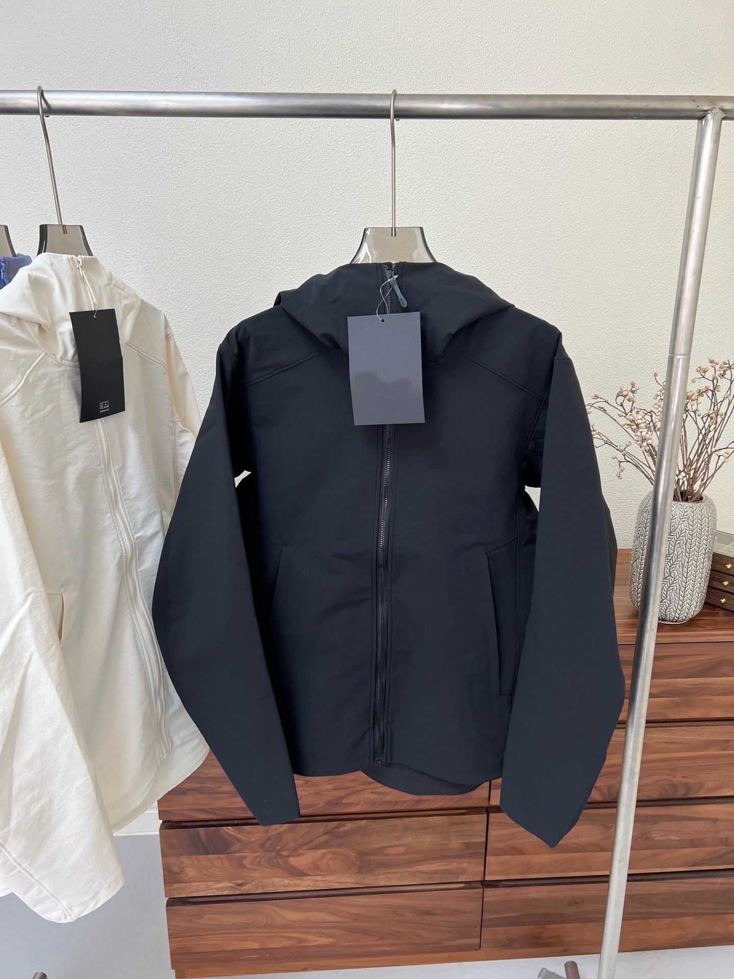 Premium Women's Hoody Softshell Jacket - Custom Windproof & Water-Resistant Outdoor Shell - Slim Fit Tactical Hiking Jacket