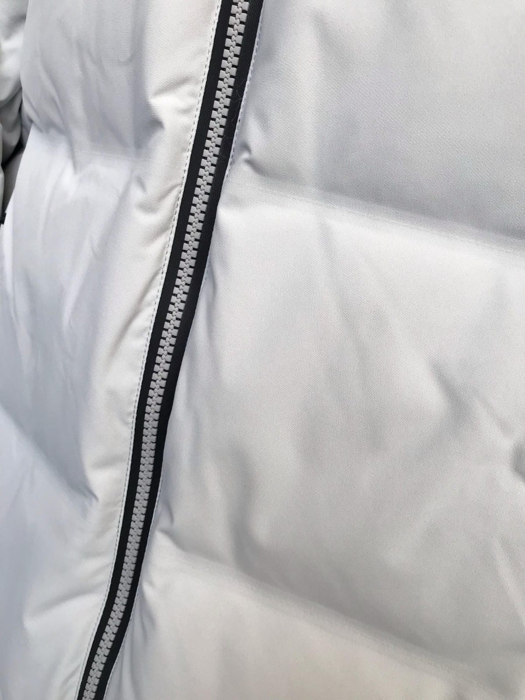 Flix and Ponyo Men's/Women's Waterproof Hooded Duck Down Puffer Jacket for Winter Outdoor Sports Unisex