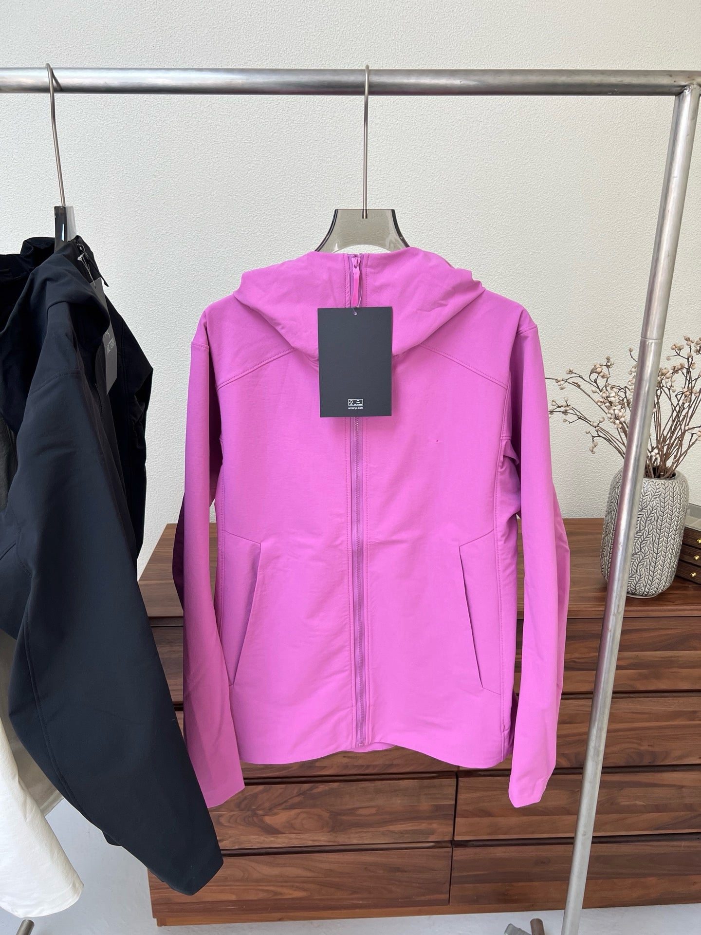 Premium Women's Hoody Softshell Jacket - Custom Windproof & Water-Resistant Outdoor Shell - Slim Fit Tactical Hiking Jacket