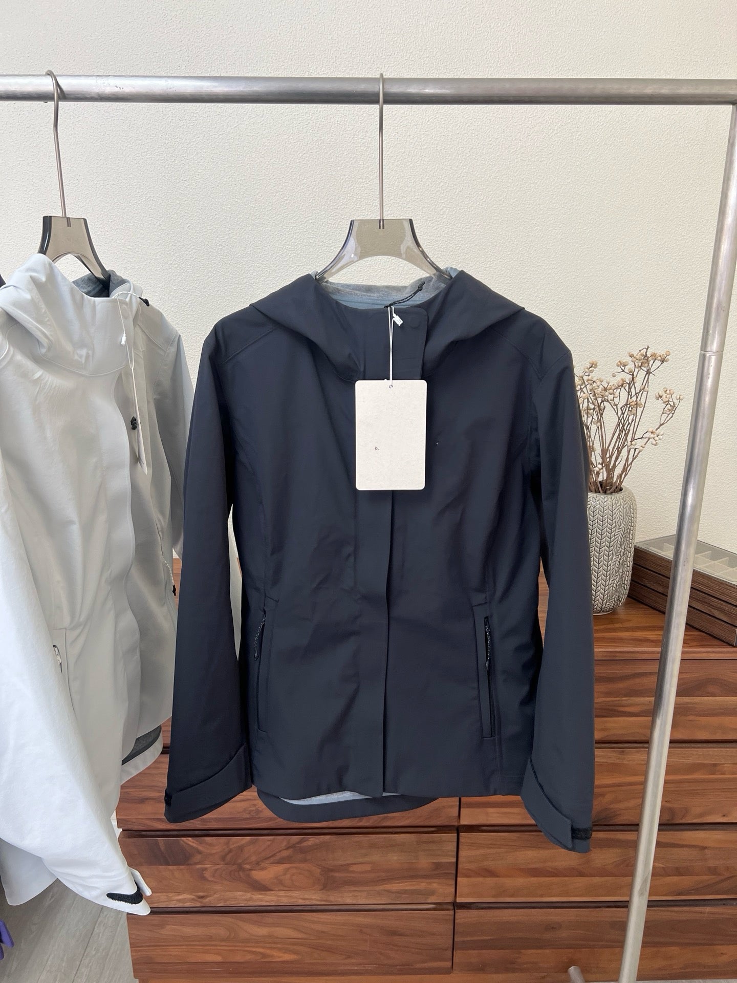 Women's Waterproof Softshell Jacket - Professional Windproof Hooded Windbreaker - Full Taped Seams &amp; 3D Logo Techwear Shell - Breathable Spring Outdoor Coat