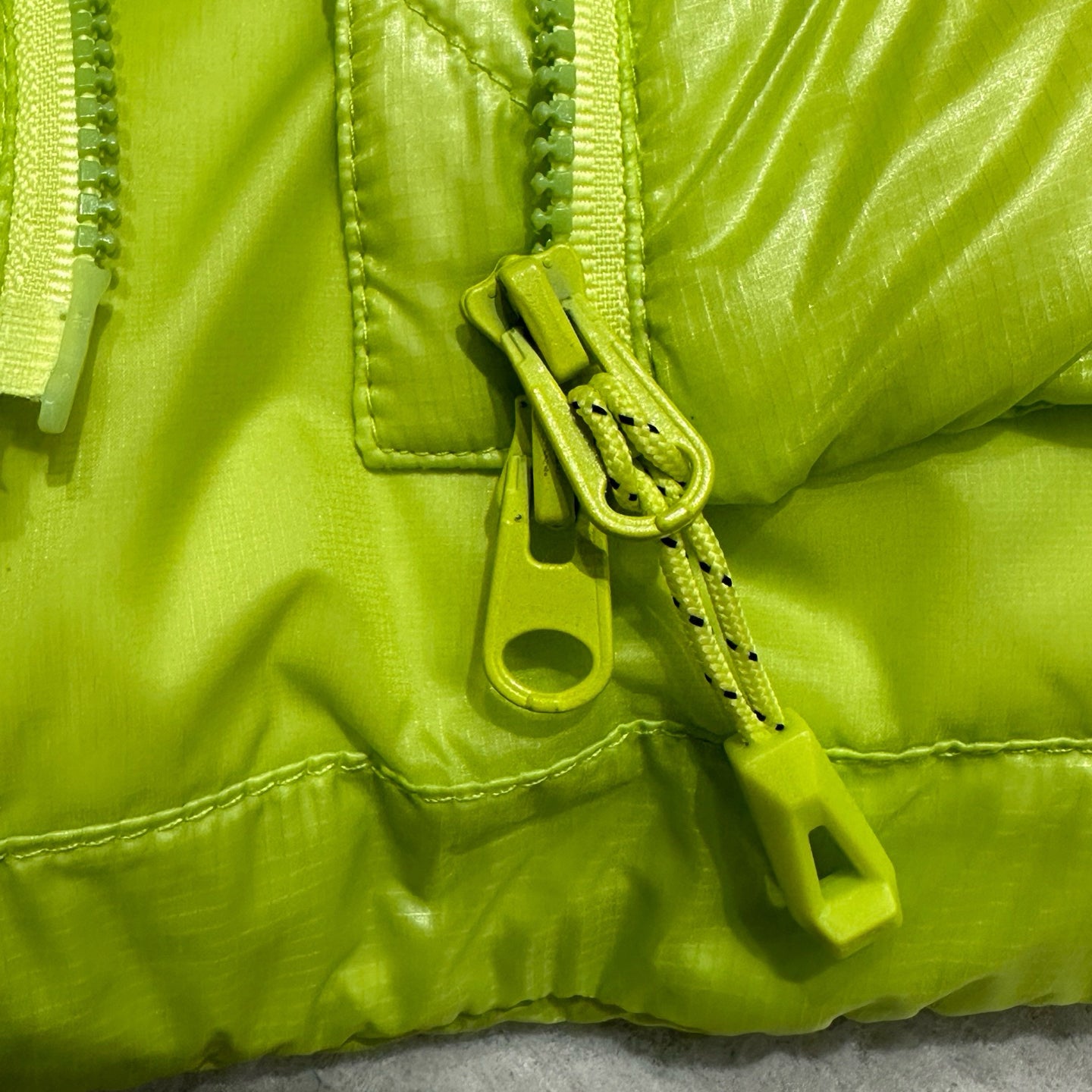 Hooded 1000 Fill Power Water-Repellent Goose Down Lightweight Insulated Outdoor Jacket for Men and Women Unisex Warm  Water-proof with Pocket 1000FP