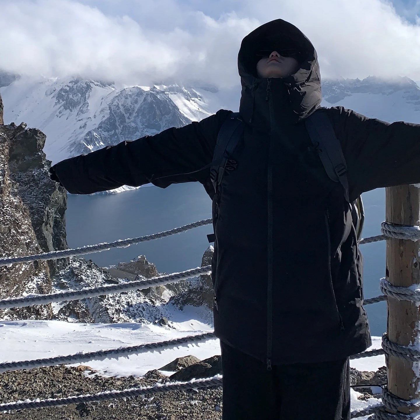 Flix and Ponyo Men's/Women's Waterproof Hooded Duck Down Puffer Jacket for Winter Outdoor Sports Unisex