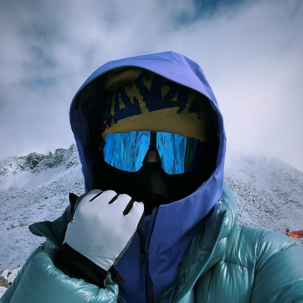 Hooded 1000 Fill Power Water-Repellent Goose Down Lightweight Insulated Outdoor Jacket for Men and Women Unisex Warm  Water-proof with Pocket 1000FP