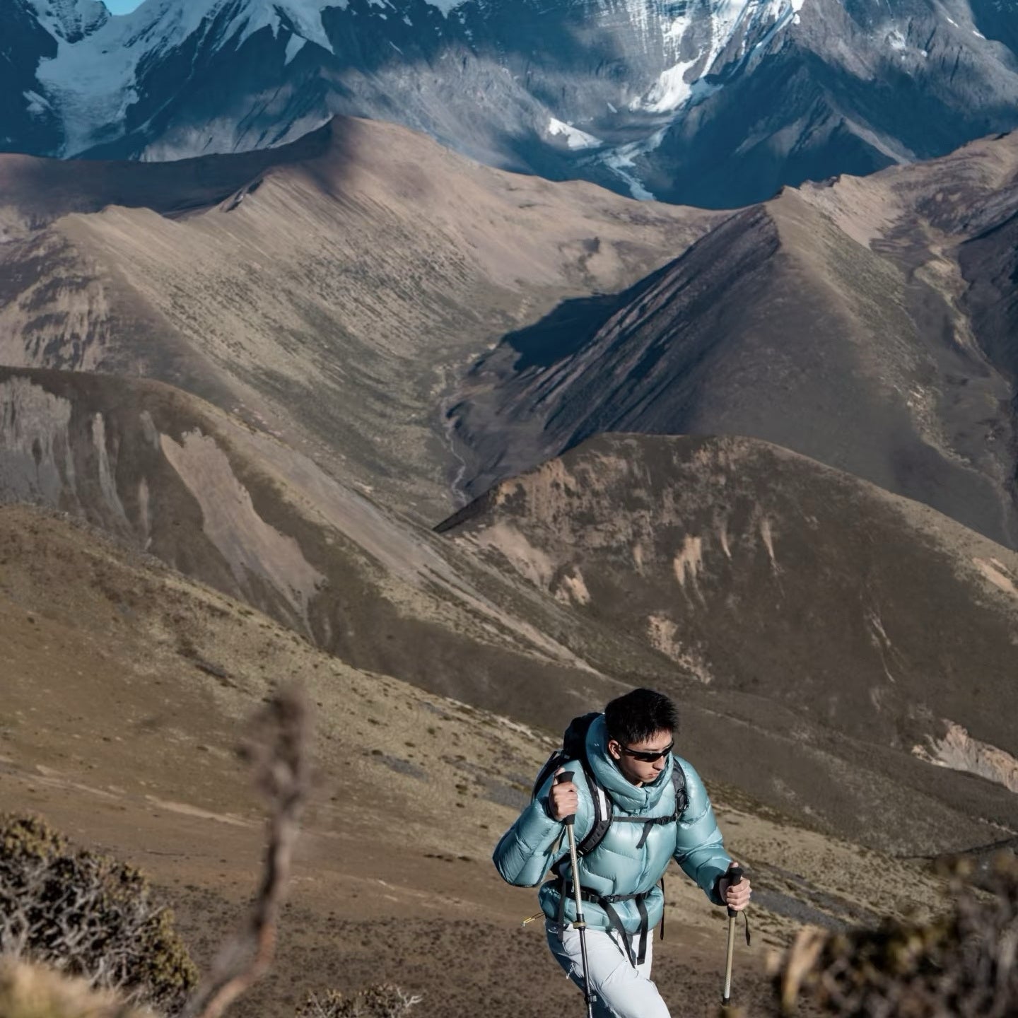 Hooded 1000 Fill Power Water-Repellent Goose Down Lightweight Insulated Outdoor Jacket for Men and Women Unisex Warm  Water-proof with Pocket 1000FP