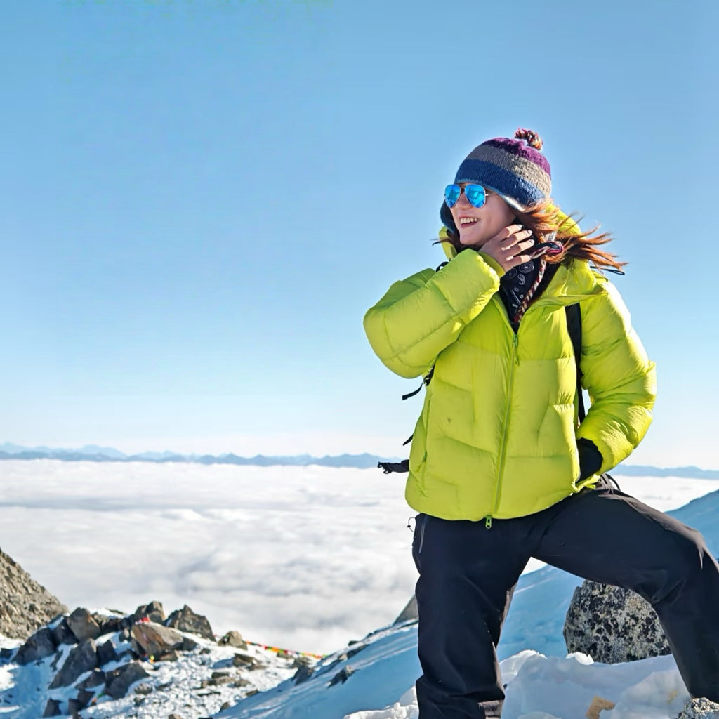 Hooded 1000 Fill Power Water-Repellent Goose Down Lightweight Insulated Outdoor Jacket for Men and Women Unisex Warm  Water-proof with Pocket 1000FP