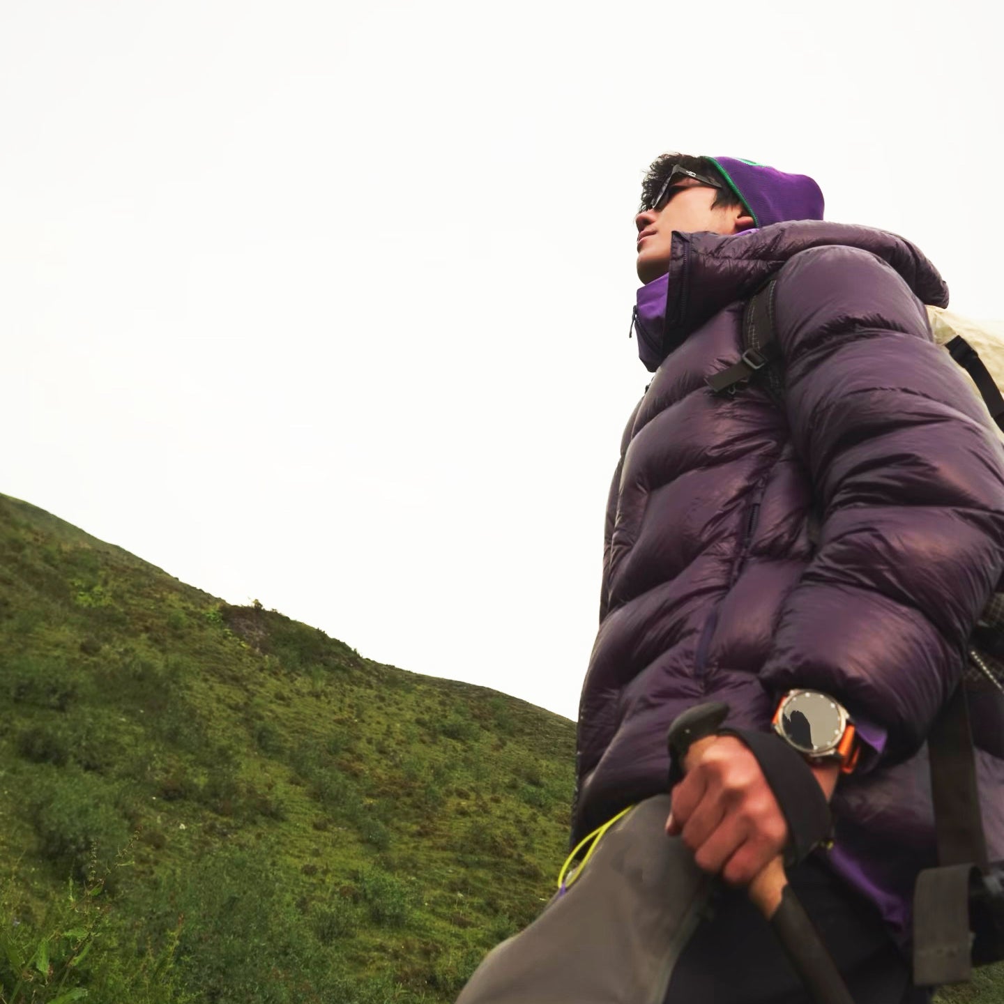 Hooded 1000 Fill Power Water-Repellent Goose Down Lightweight Insulated Outdoor Jacket for Men and Women Unisex Warm  Water-proof with Pocket 1000FP