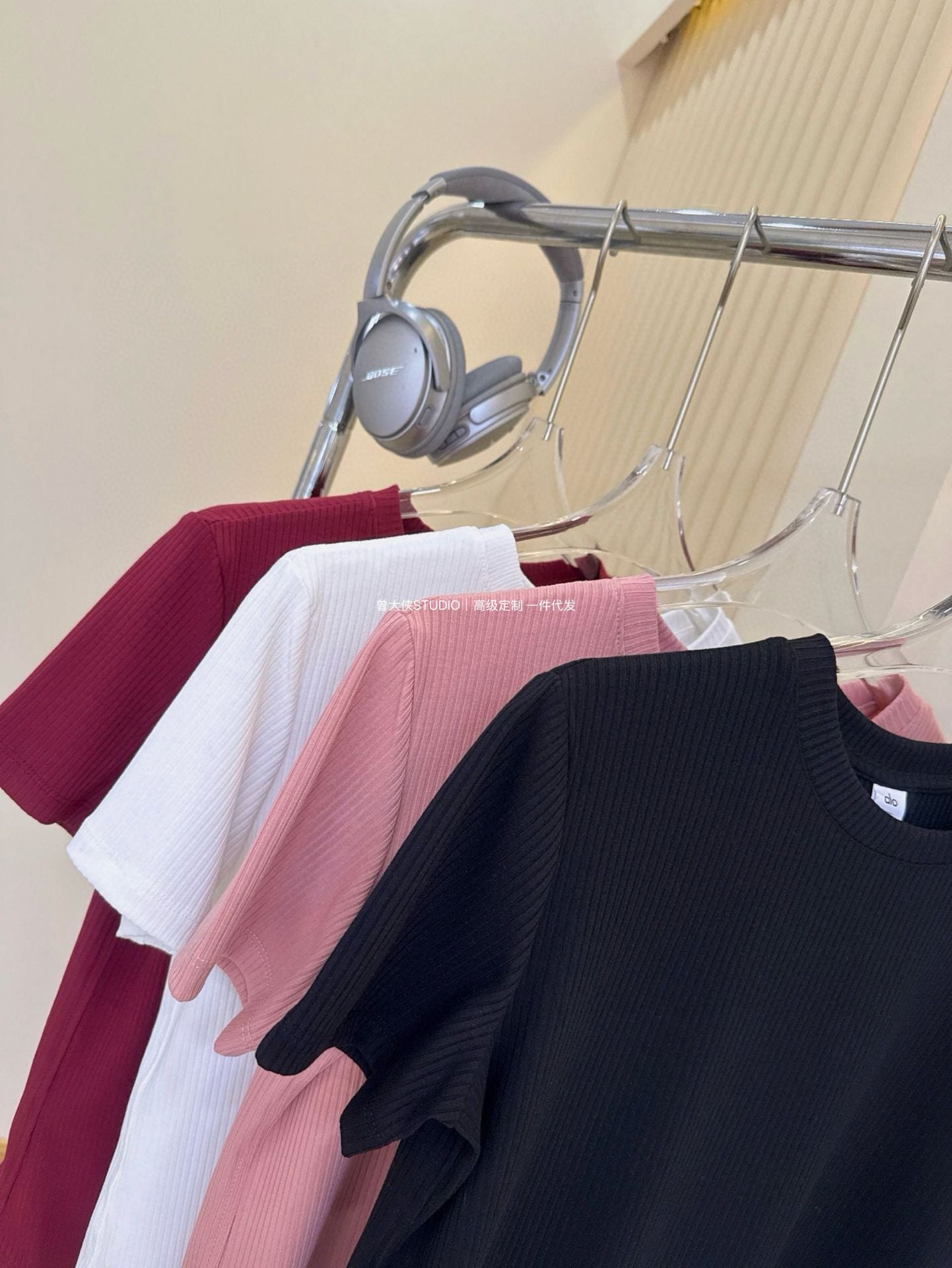 *Alo Curved Hem Short Sleeve25Summer Outdoor Casual Basic Anti-Stripe Versatile Breathable Round Neck Slimming T New T-shirt