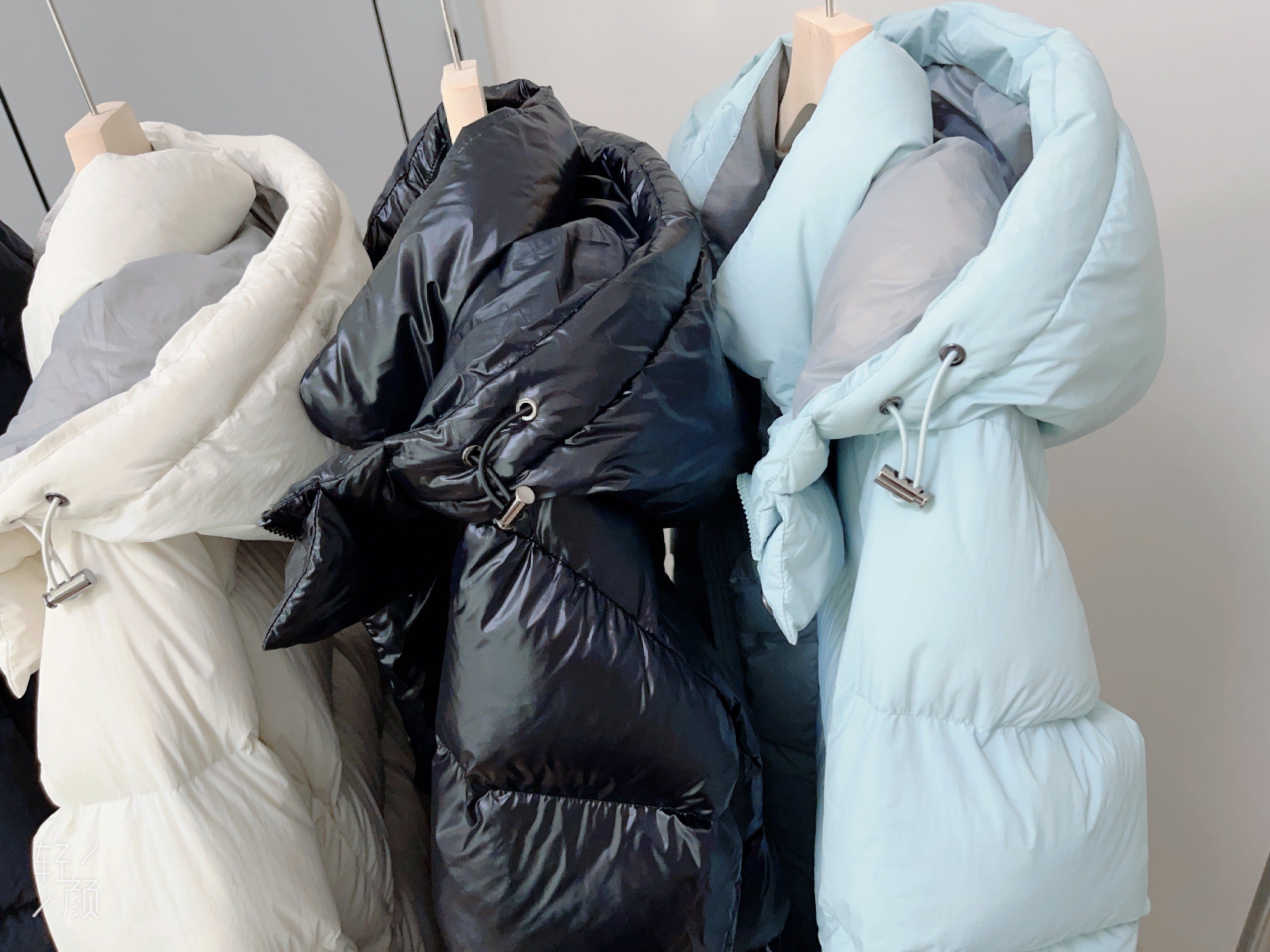 Long Duck Down Jacket With 7  horizontal baffles Hooded Warm Puffy Unisex Women Black White Grey Easy Clean 850FP model2360