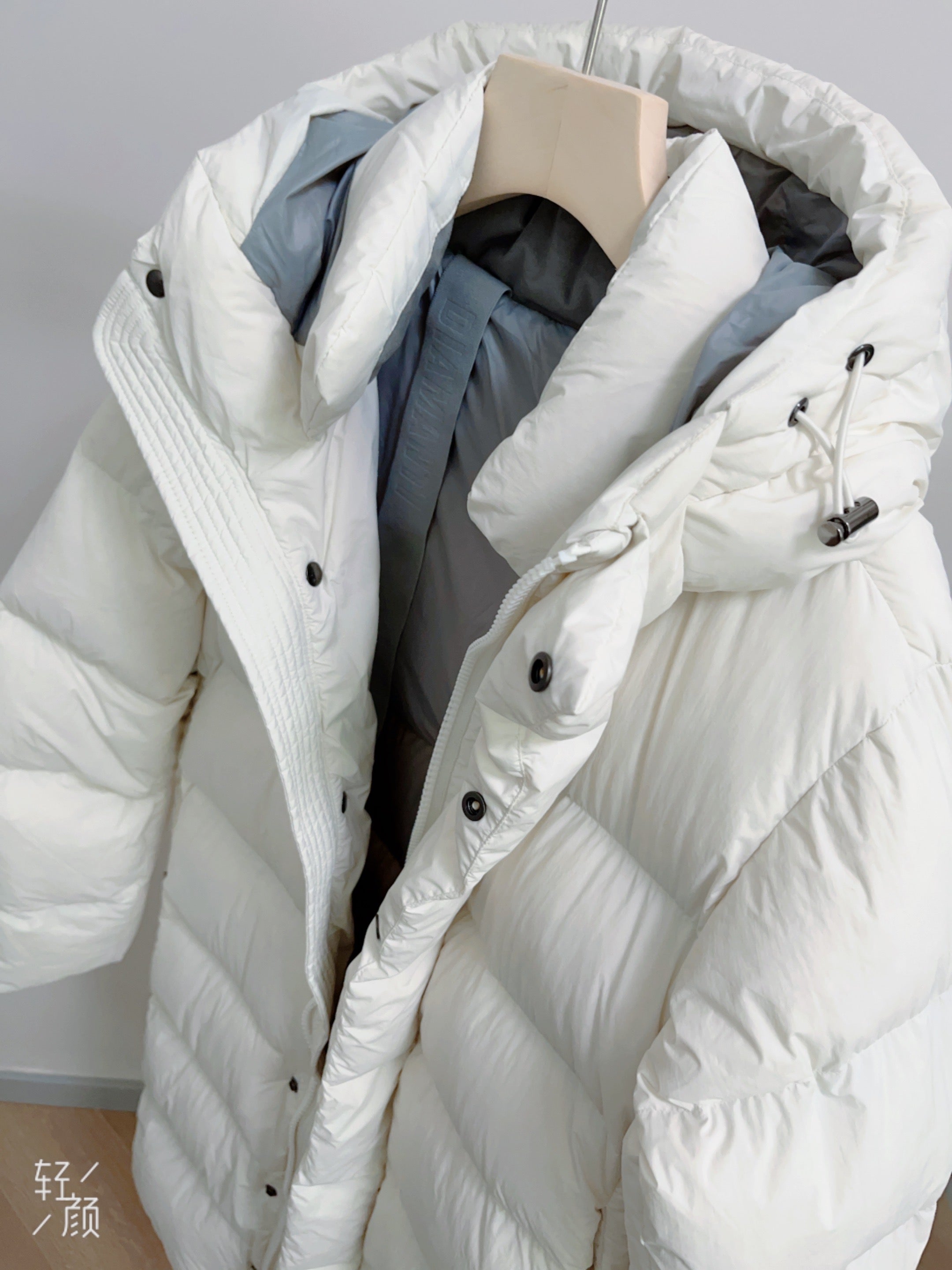 Long Duck Down Jacket With 7  horizontal baffles Hooded Warm Puffy Unisex Women Black White Grey Easy Clean 850FP model2360