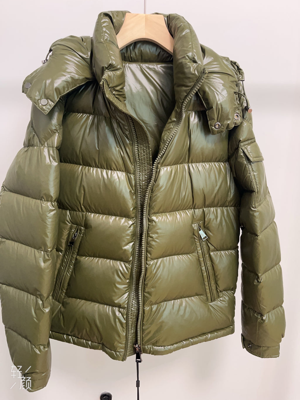 Goose DownJacket hooded  Man Unisex Endurable Easy Clean Warm Lightweight 850FP model 1903