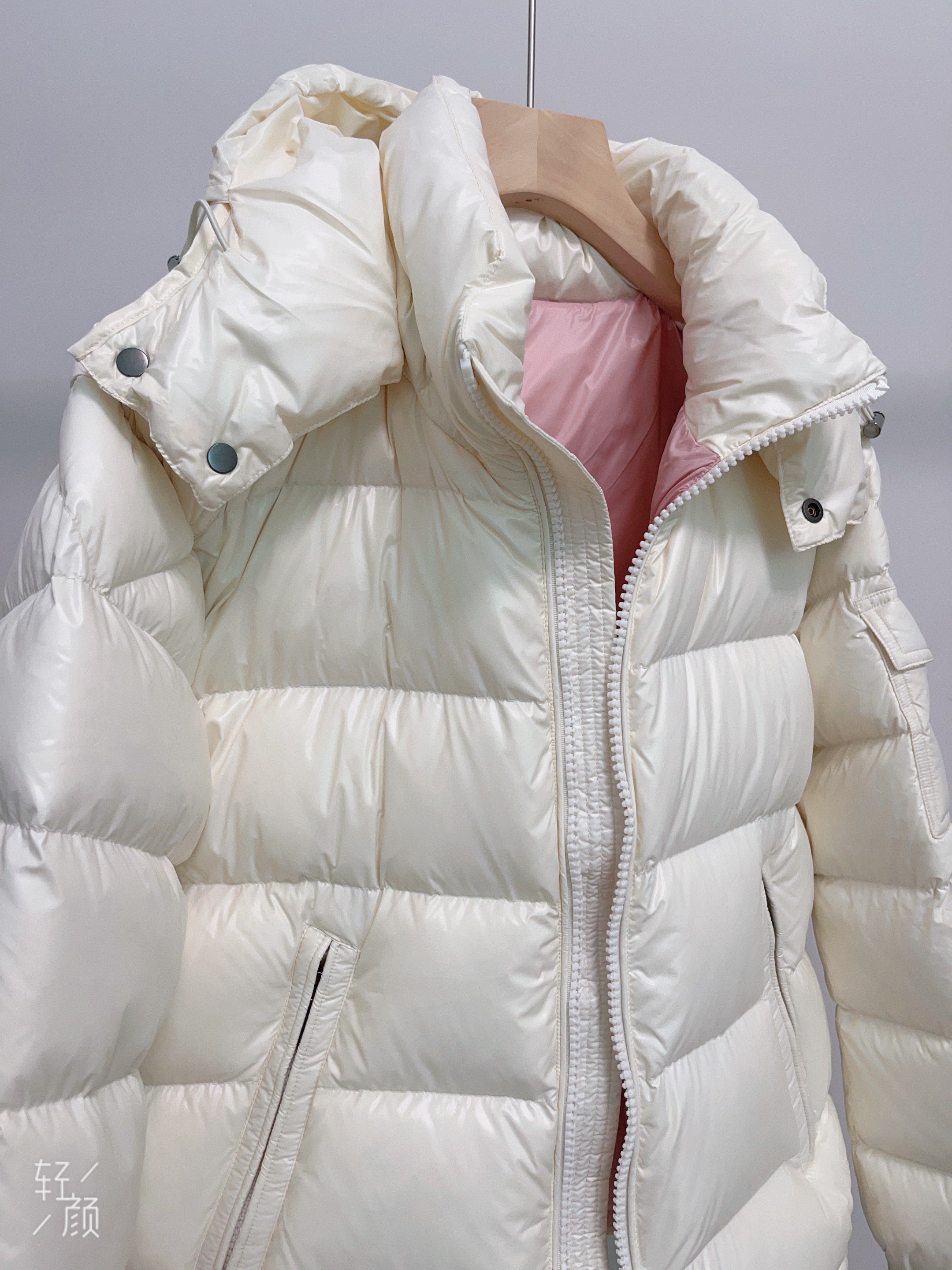 Goose DownJacket hooded  Women Endurable Easy Clean Warm Lightweight 850FP model 1903