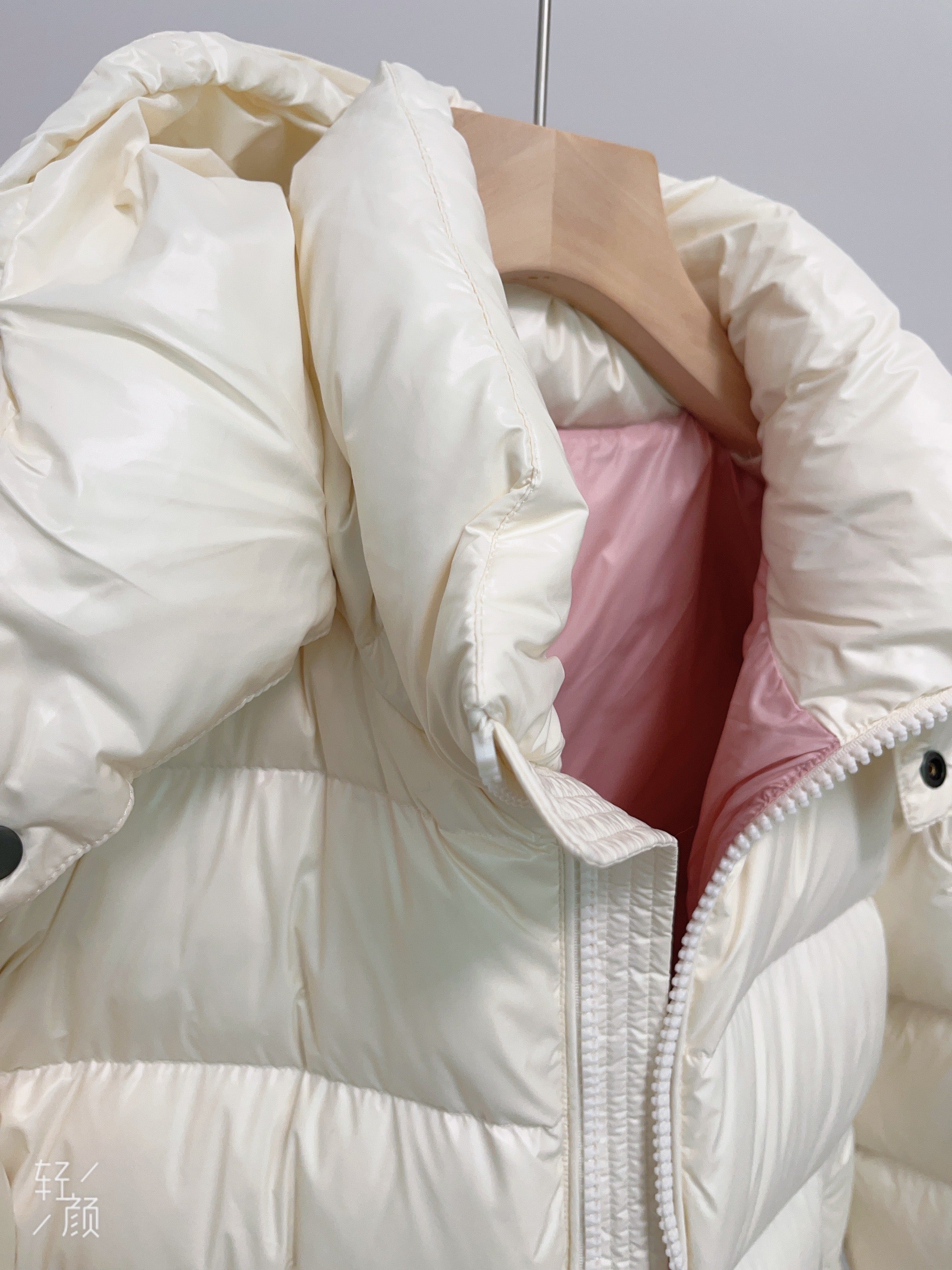 Goose DownJacket hooded  Women Endurable Easy Clean Warm Lightweight 850FP model 1903