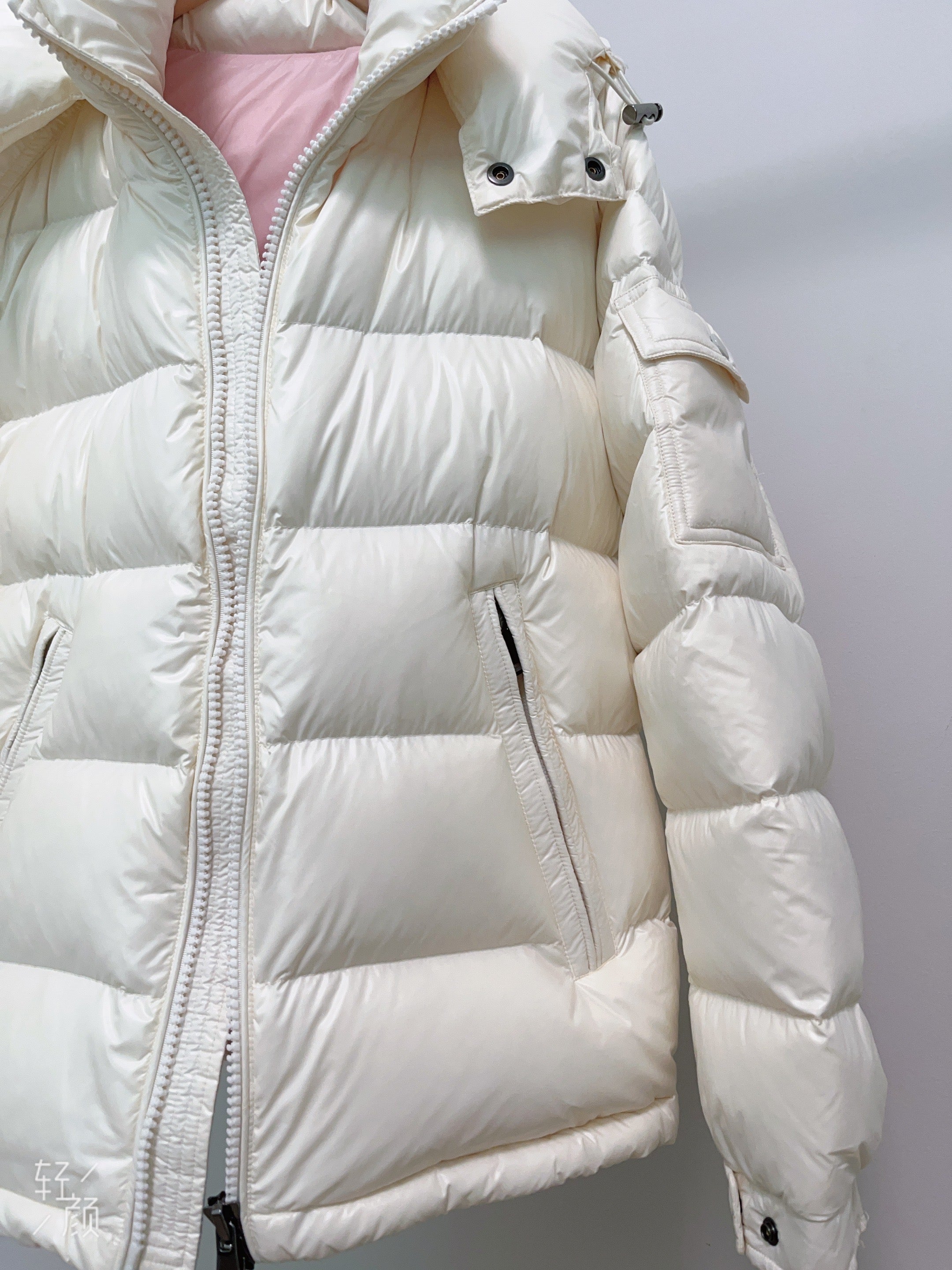 Goose DownJacket hooded  Women Endurable Easy Clean Warm Lightweight 850FP model 1903