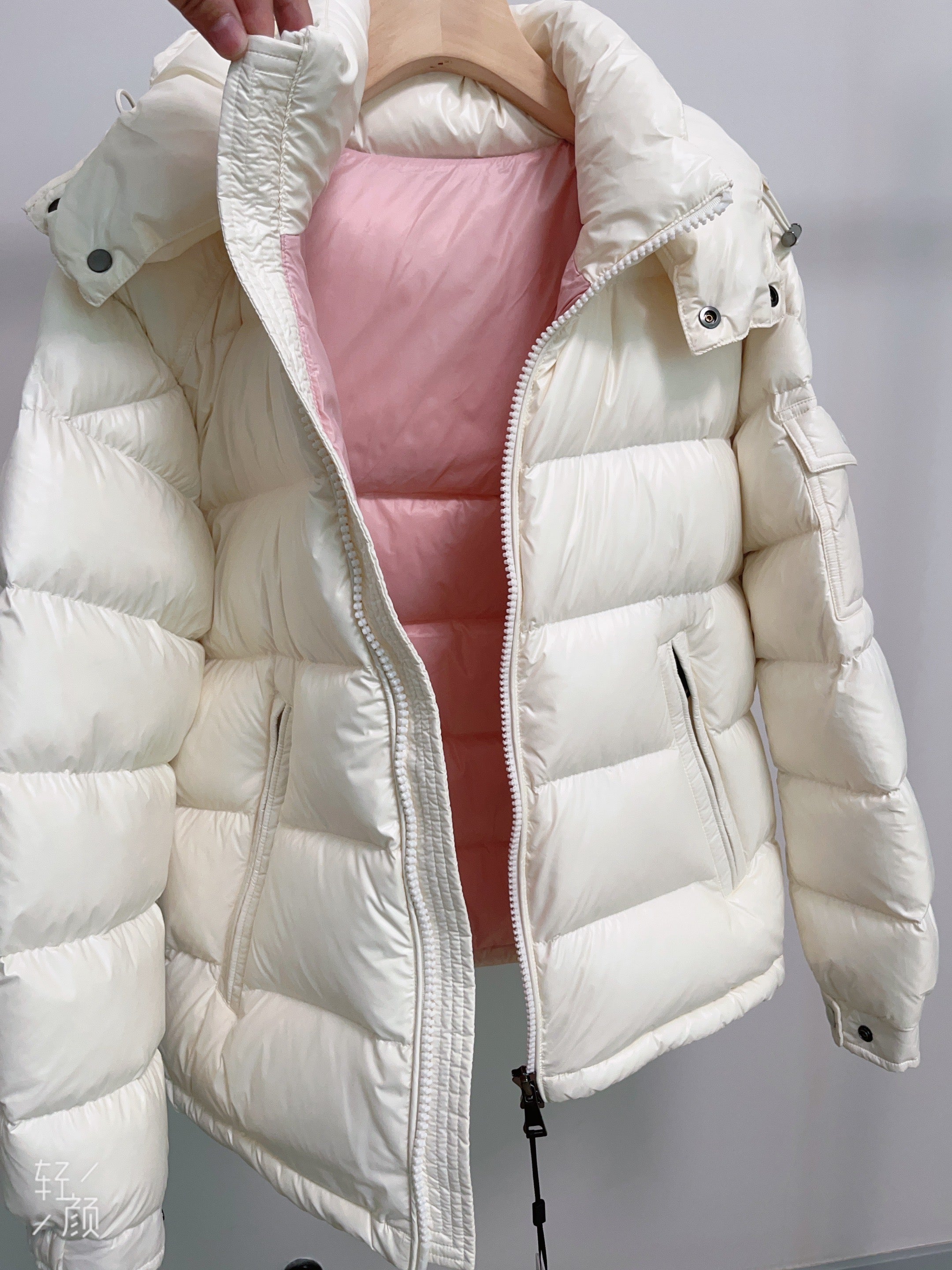 Goose DownJacket hooded  Women Endurable Easy Clean Warm Lightweight 850FP model 1903