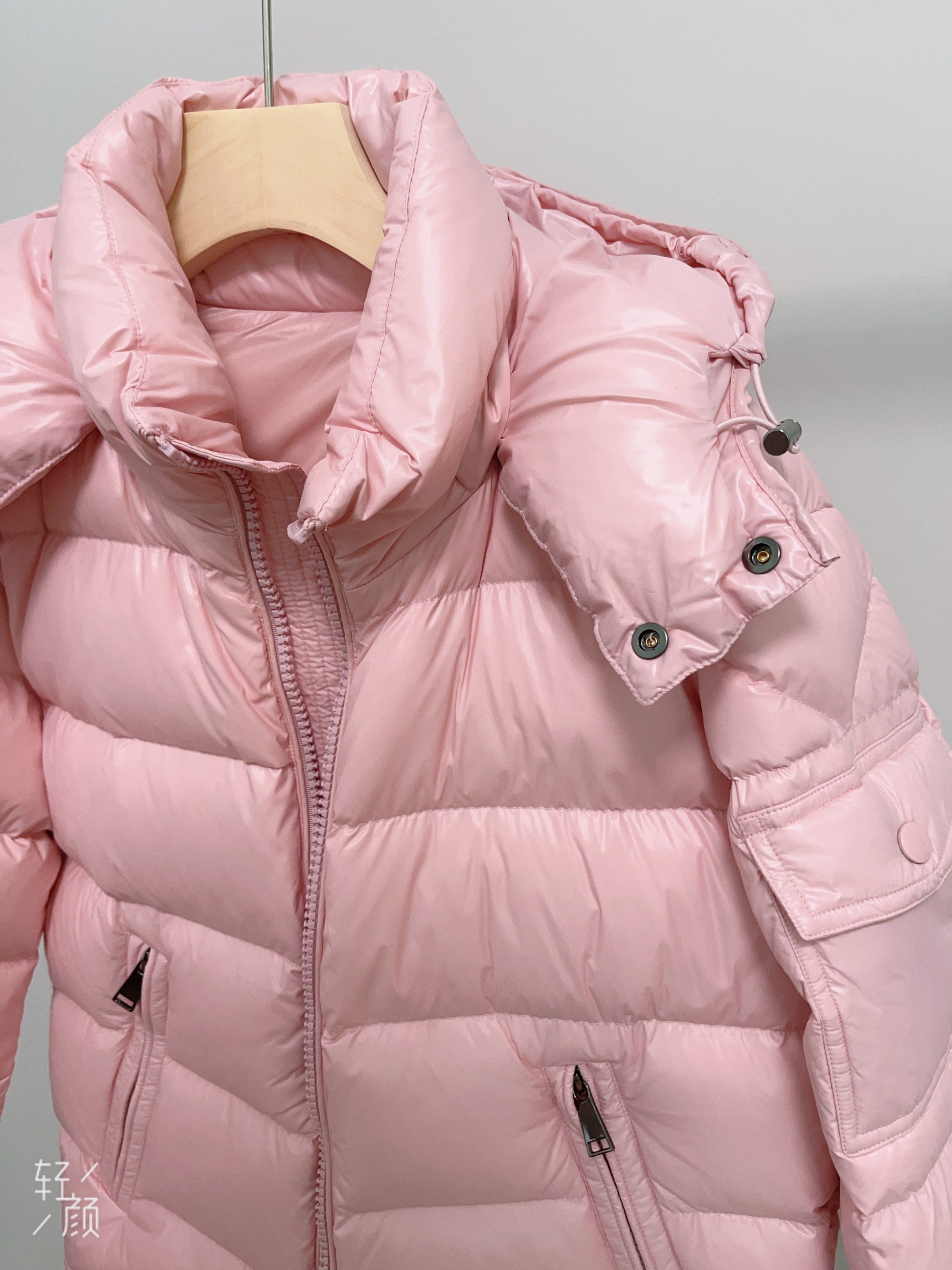 Goose DownJacket hooded  Women Endurable Easy Clean Warm Lightweight 850FP model 1903