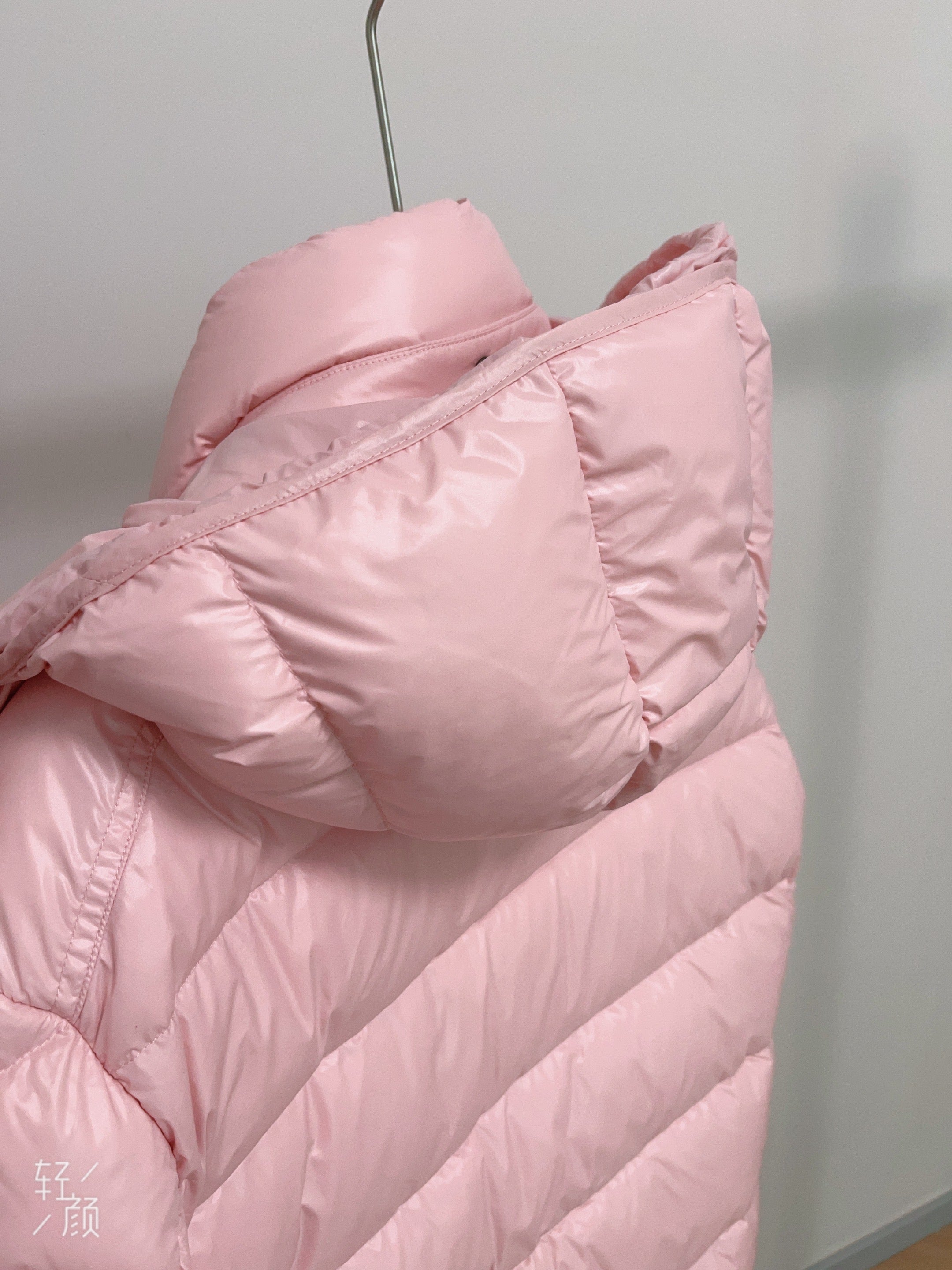 Goose DownJacket hooded  Women Endurable Easy Clean Warm Lightweight 850FP model 1903