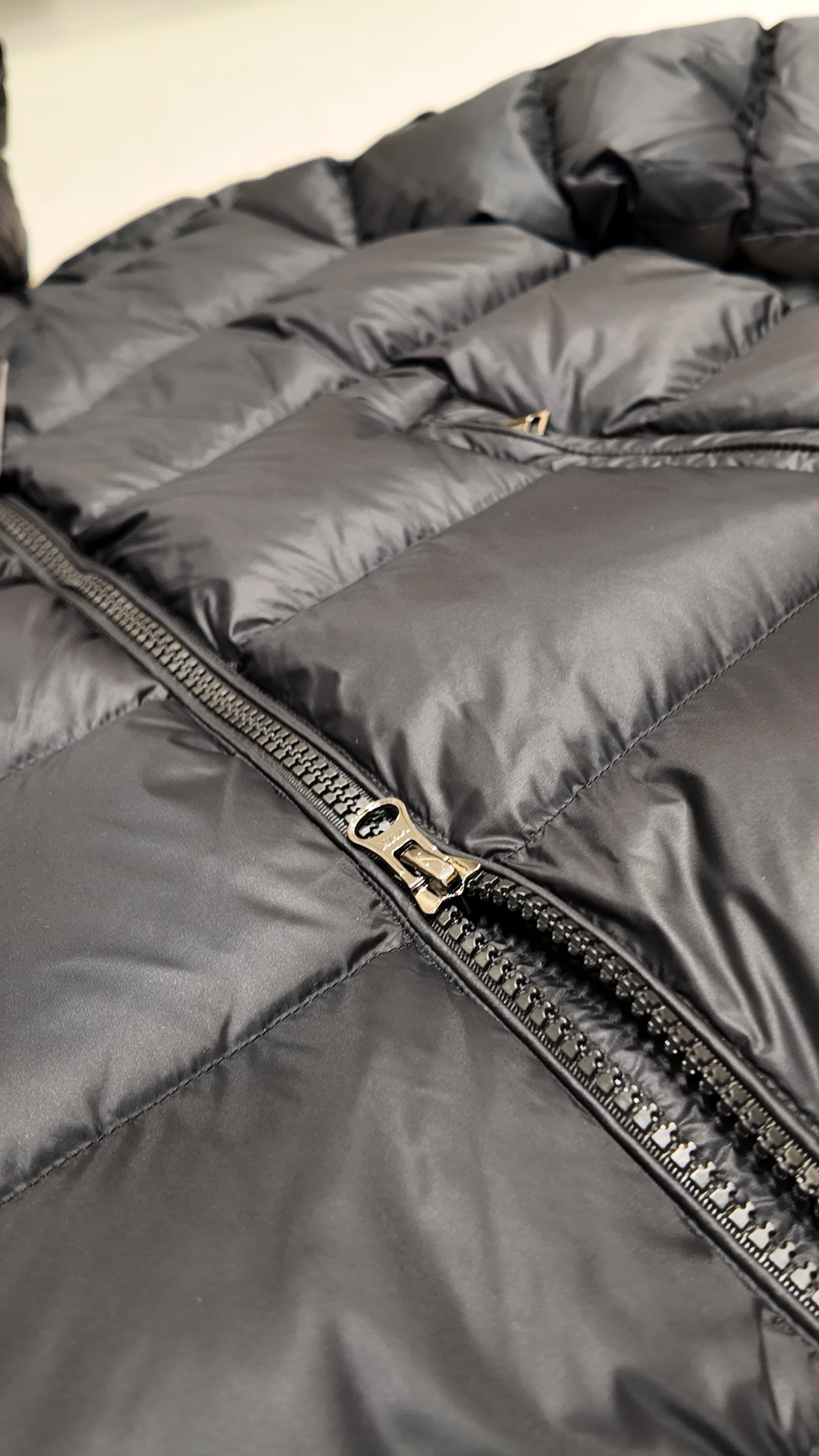 Goose DownJacket hooded  Man Unisex Endurable Easy Clean Warm Lightweight 850FP model 1903