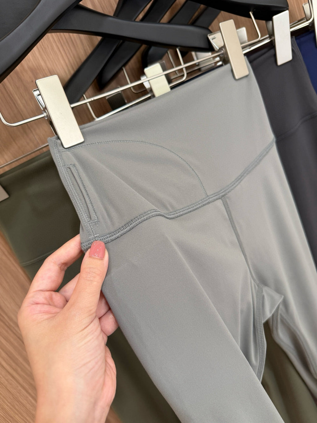 Signature 7/8 High-Waisted Yoga Pants – Authentic Lycra Fabric with Slimming Fit – Premium Versatile Workout Leggings in 6 Essential Colors